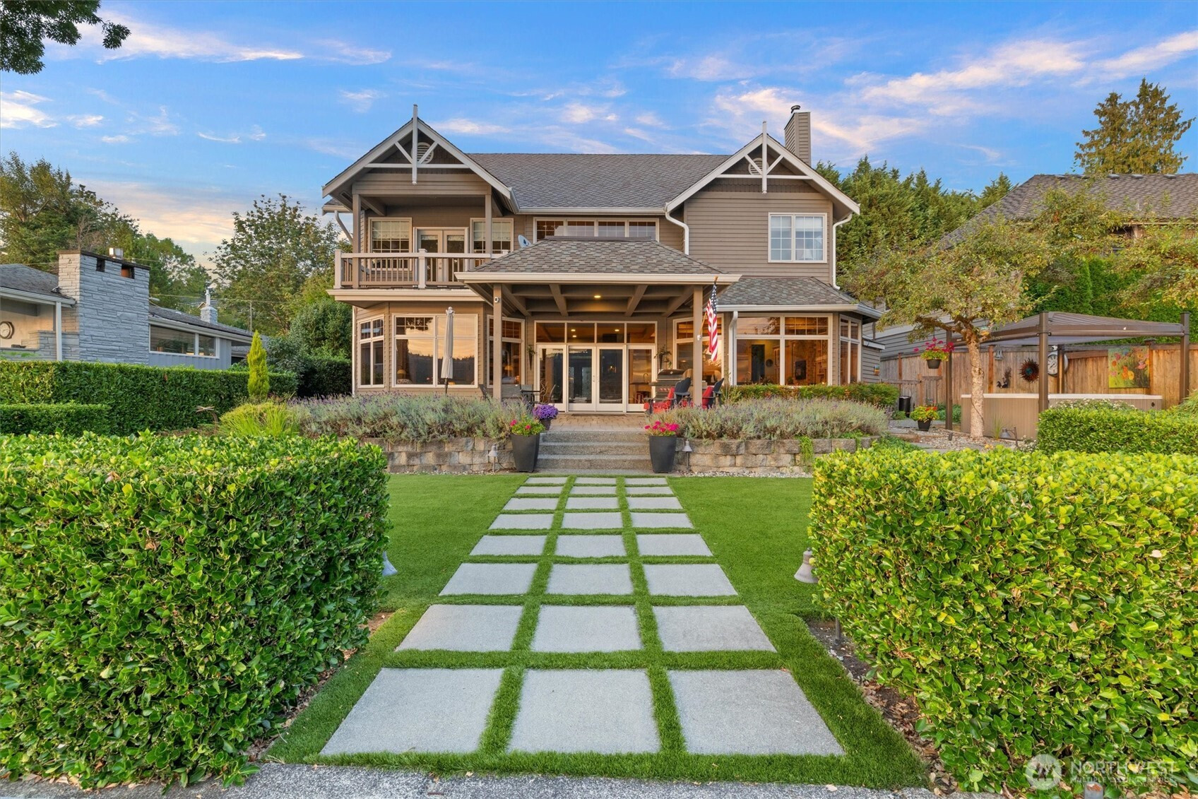 3829 E Lake Sammamish Shore Lane SE, Sammamish, WA 98075