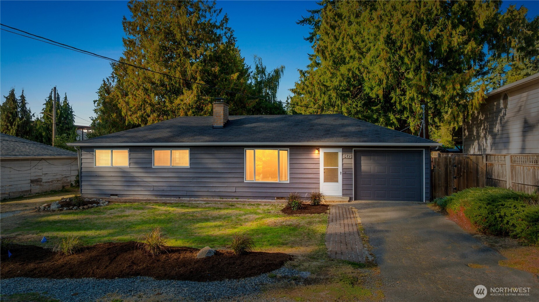 8423 198th Street SW, Edmonds, WA 98026
