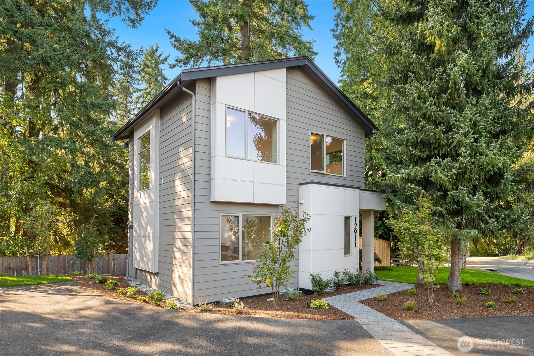 12911 NE 78th Place, Kirkland, WA 98033