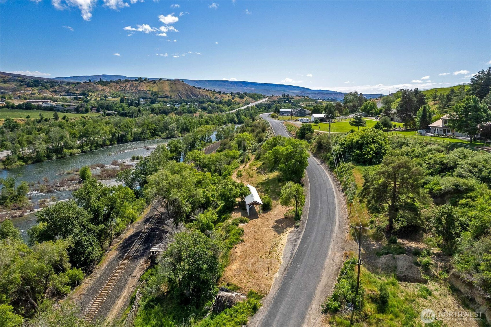 2080 Sleepy Hollow Road, Wenatchee, WA 98801