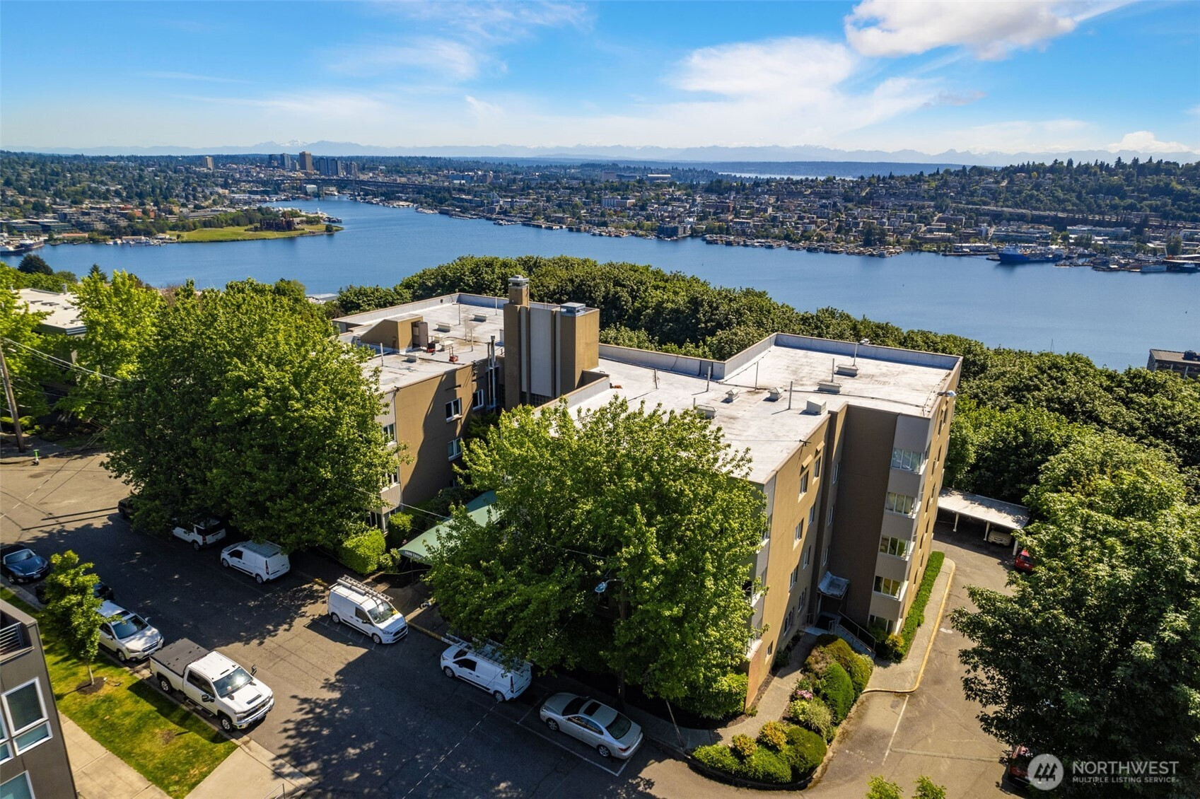 1800 Taylor Avenue N, Seattle, WA 98109