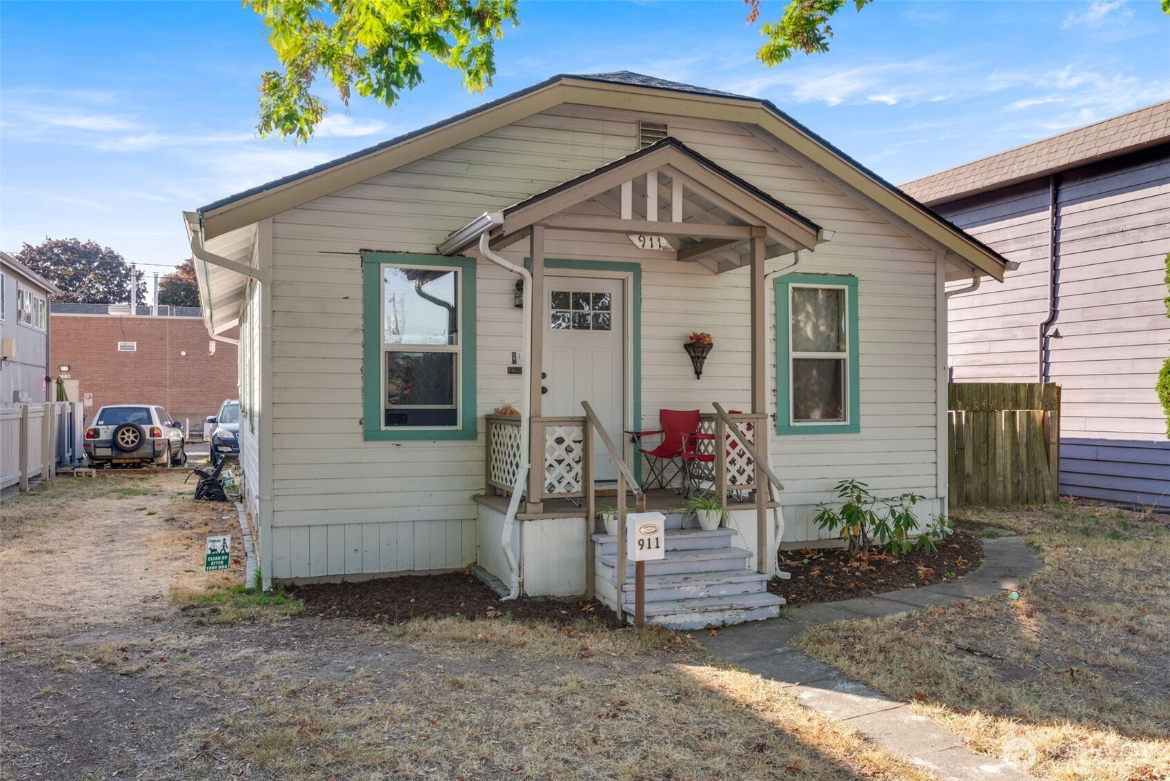 911 16th Avenue, Longview, WA 98632
