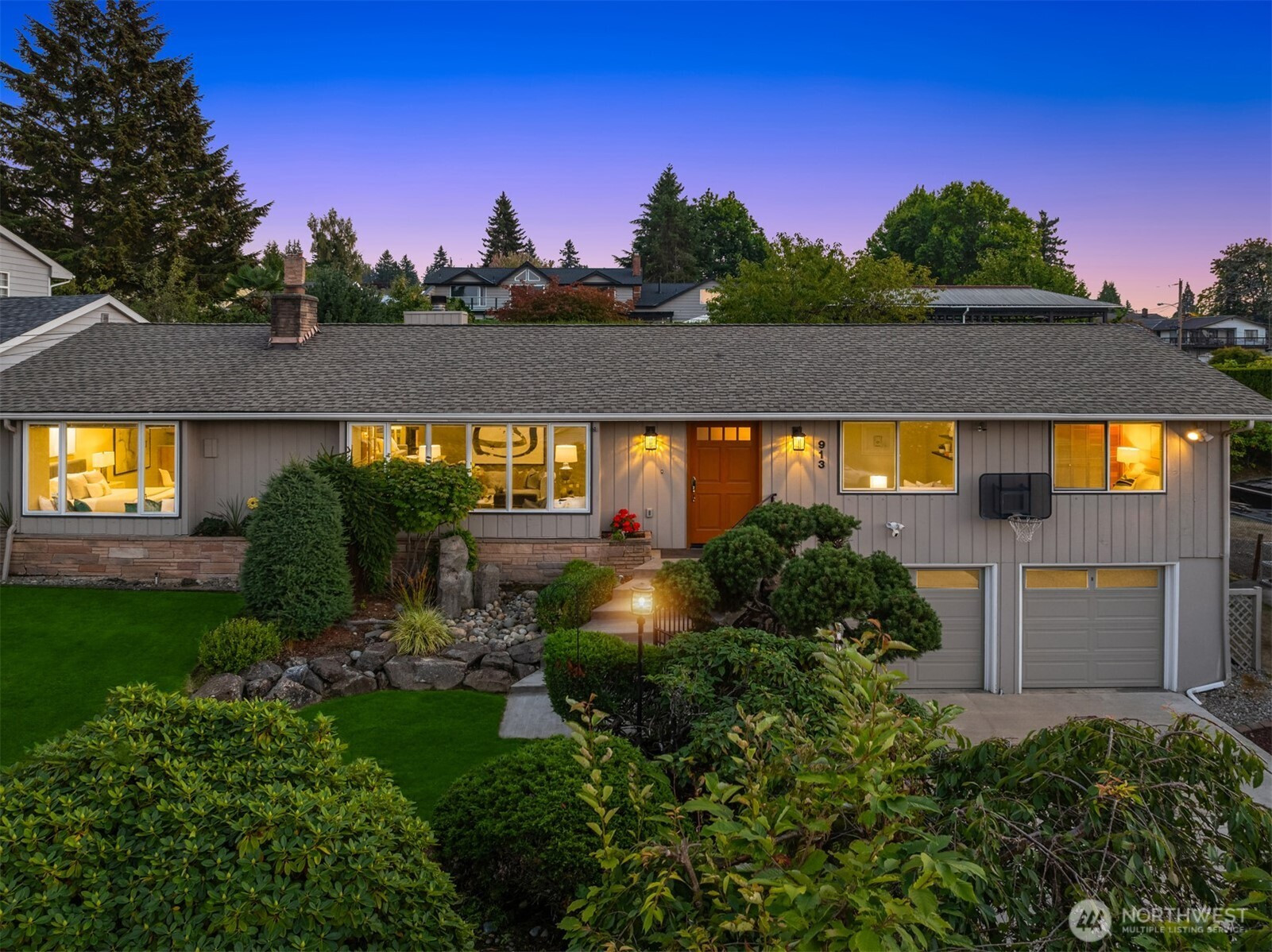 913 E Cherry Hill Street, Kent, WA 98030
