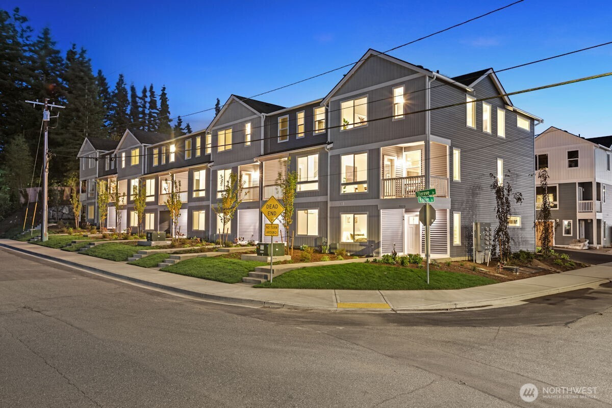 7025 Rainier Drive, Everett, WA 98203