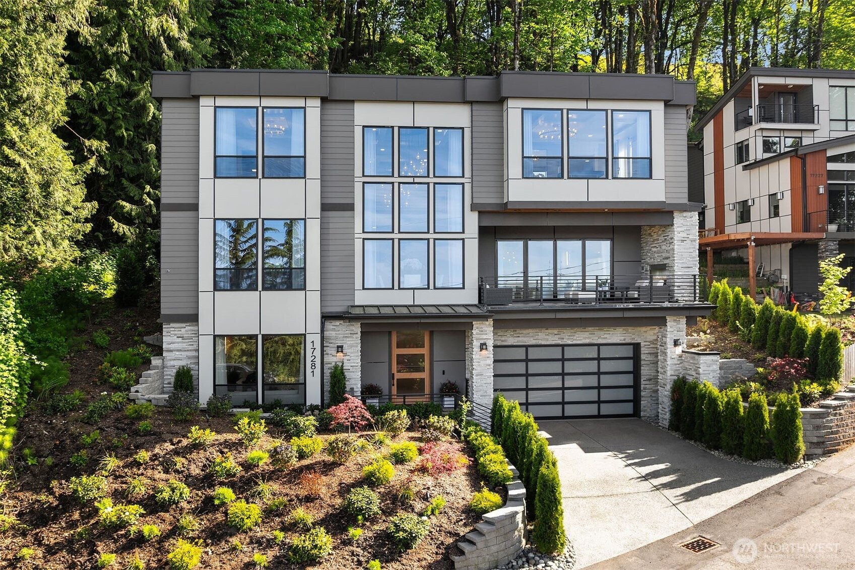 17281 SE 43rd Street, Bellevue, WA 98006