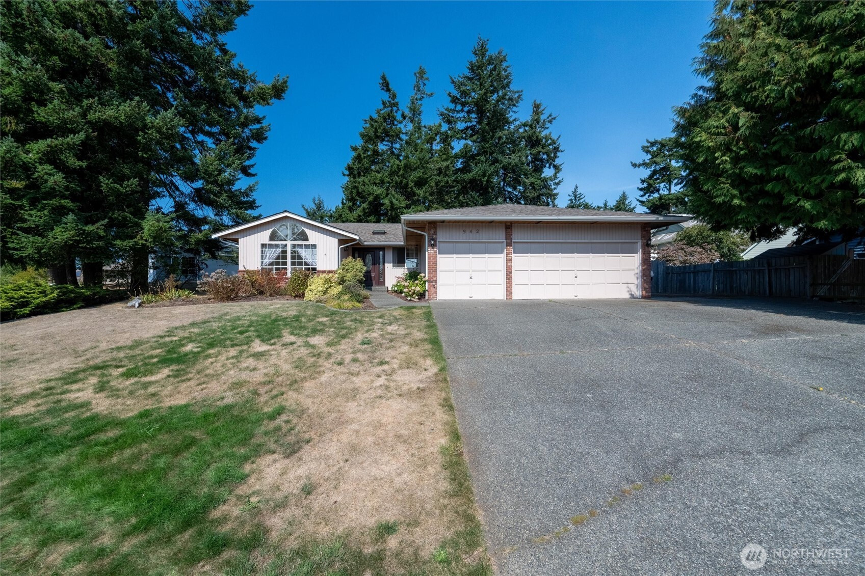 942 SW Barrington Drive, Oak Harbor, WA 98277
