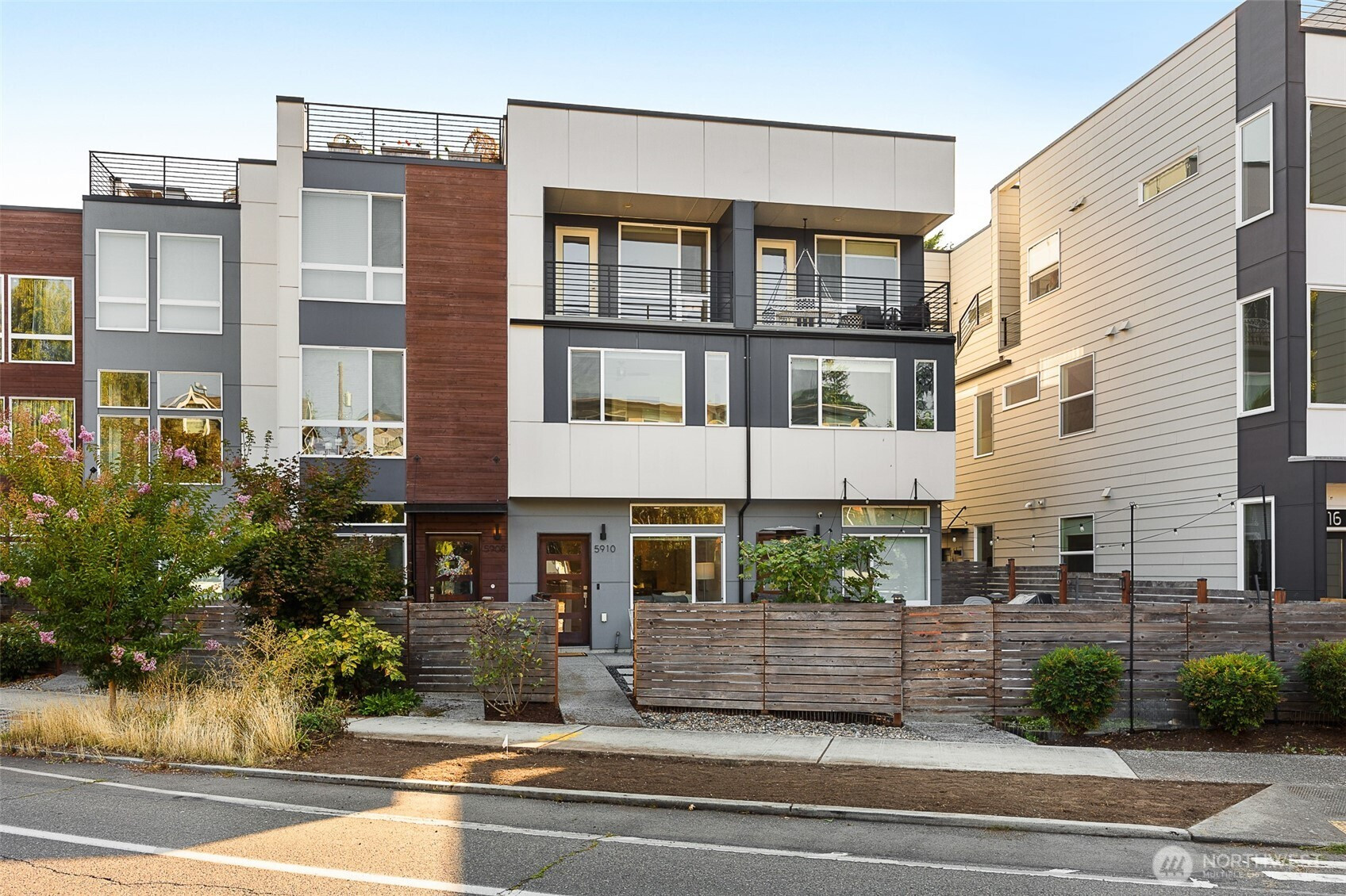 5910 Fauntleroy Way SW, Seattle, WA 98136