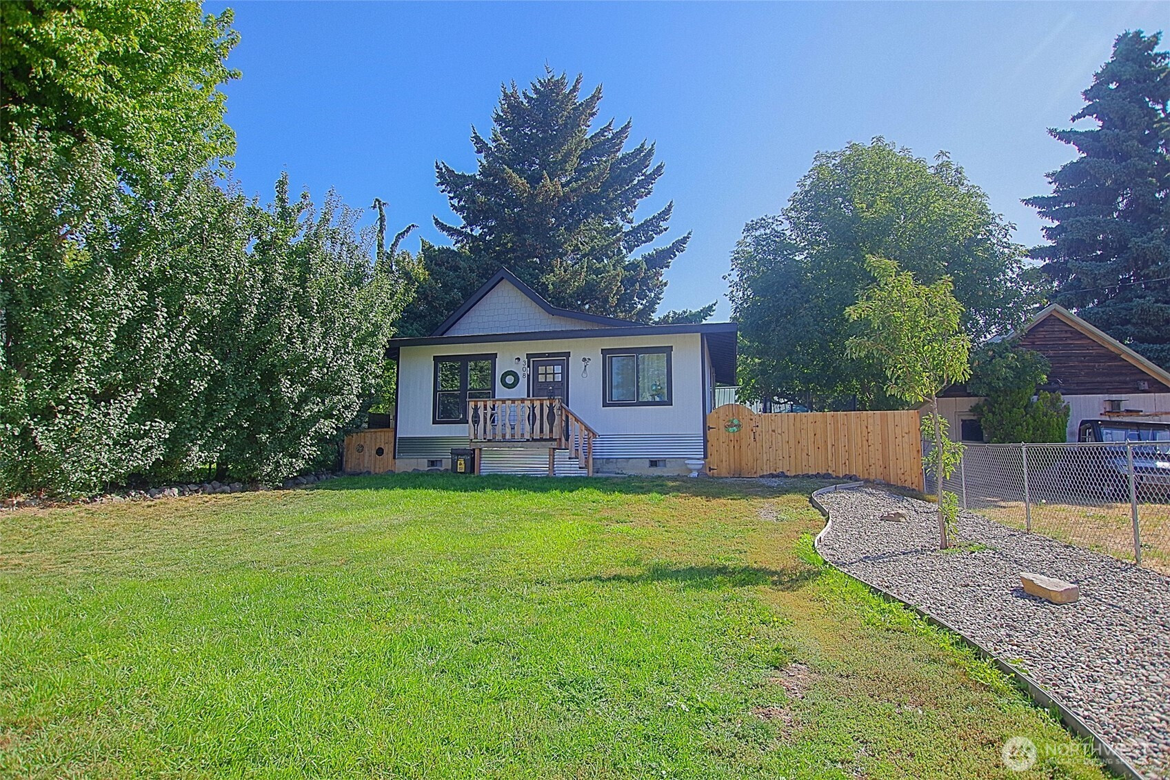 308 Montgomery Avenue, Cle Elum, WA 98922