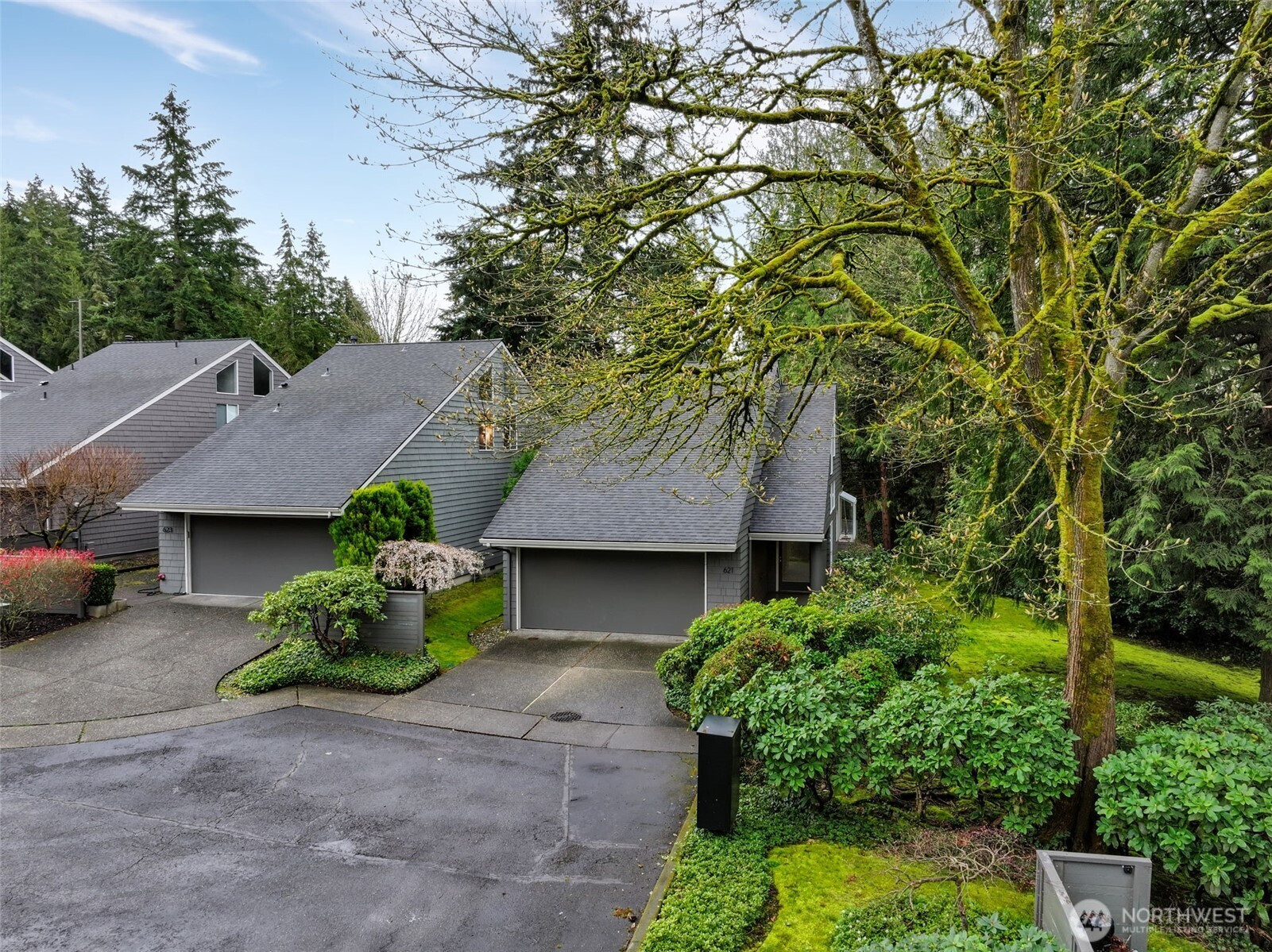 621 Bellevue Way SE, Bellevue, WA 98004