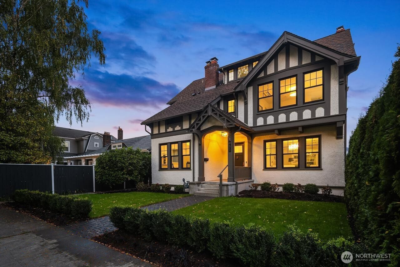740 22nd Avenue E, Seattle, WA 98112