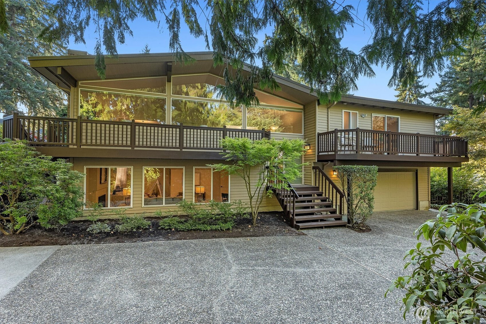 10824 SE 23rd Street, Bellevue, WA 98004