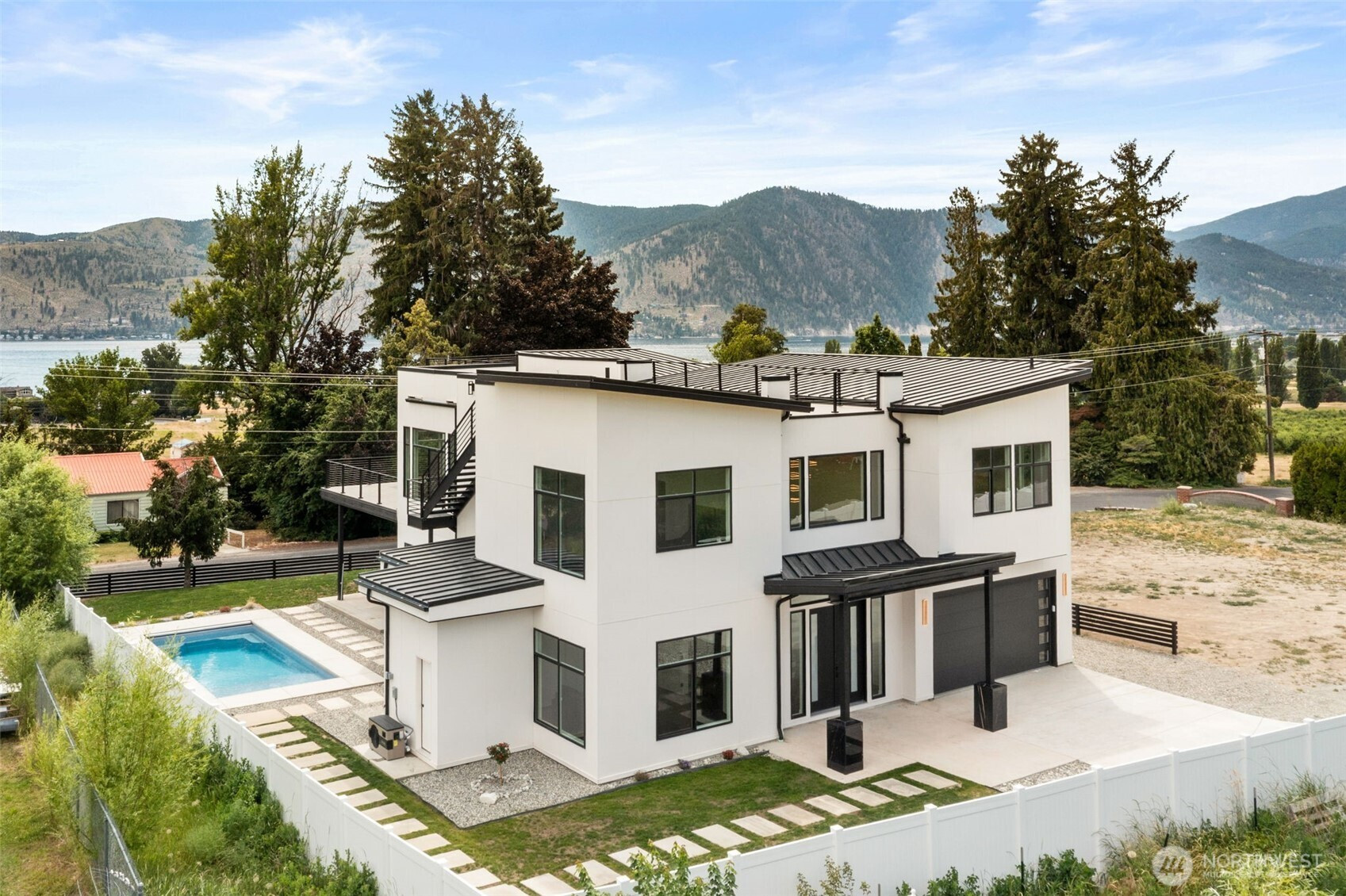 83 Summerset BLVD, Manson, WA 98831