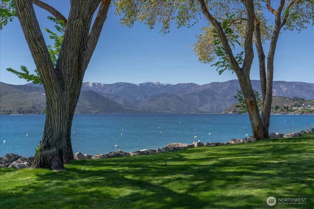 100 Lake Chelan Shores Drive, Chelan, WA 98816