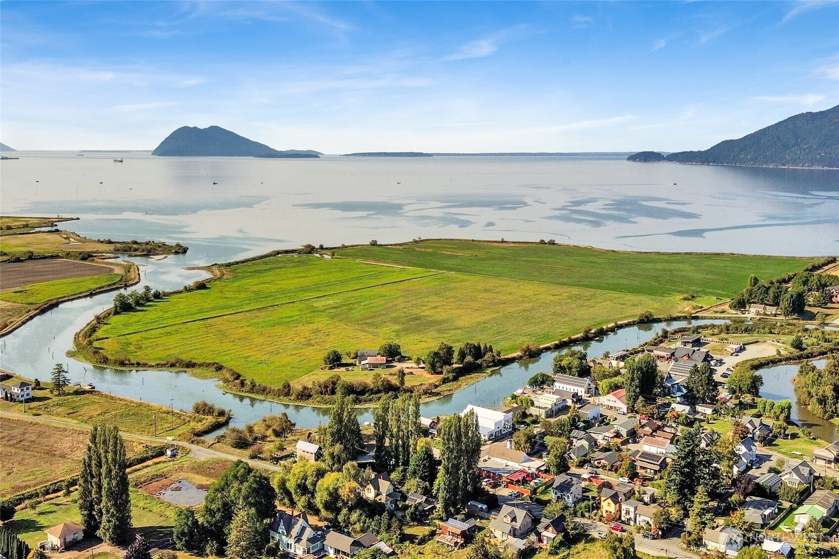 5544 Smith Road, Bow, WA 98232