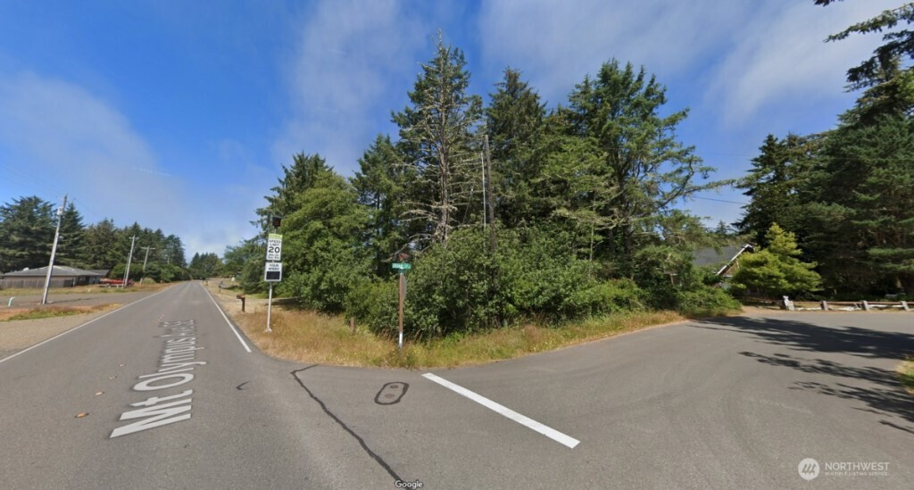 354 Mount Olympus Avenue SE, Ocean Shores, WA 98569