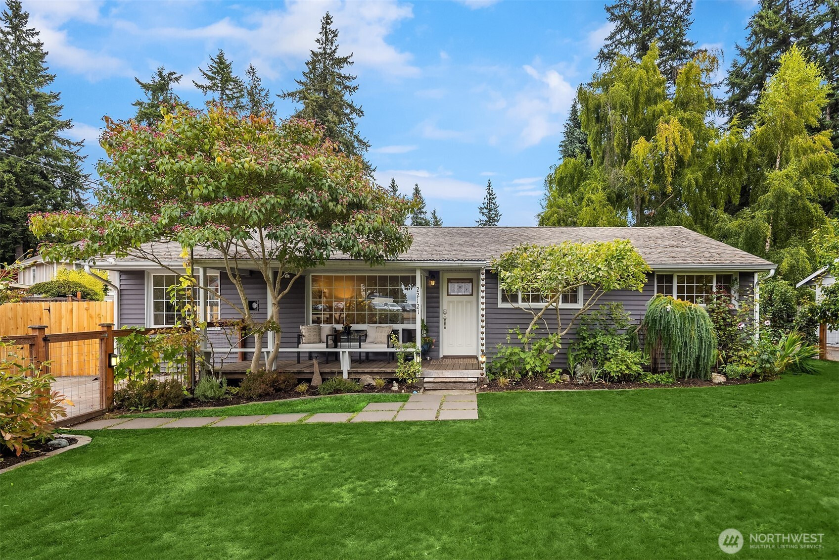 22121 96th Avenue W, Edmonds, WA 98020