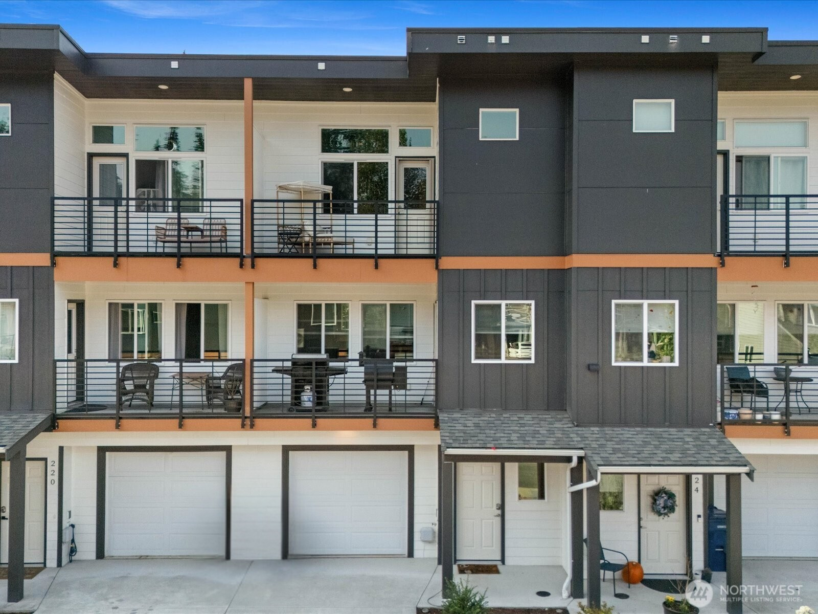 222 Raybird Ave, Granite Falls, WA 98252