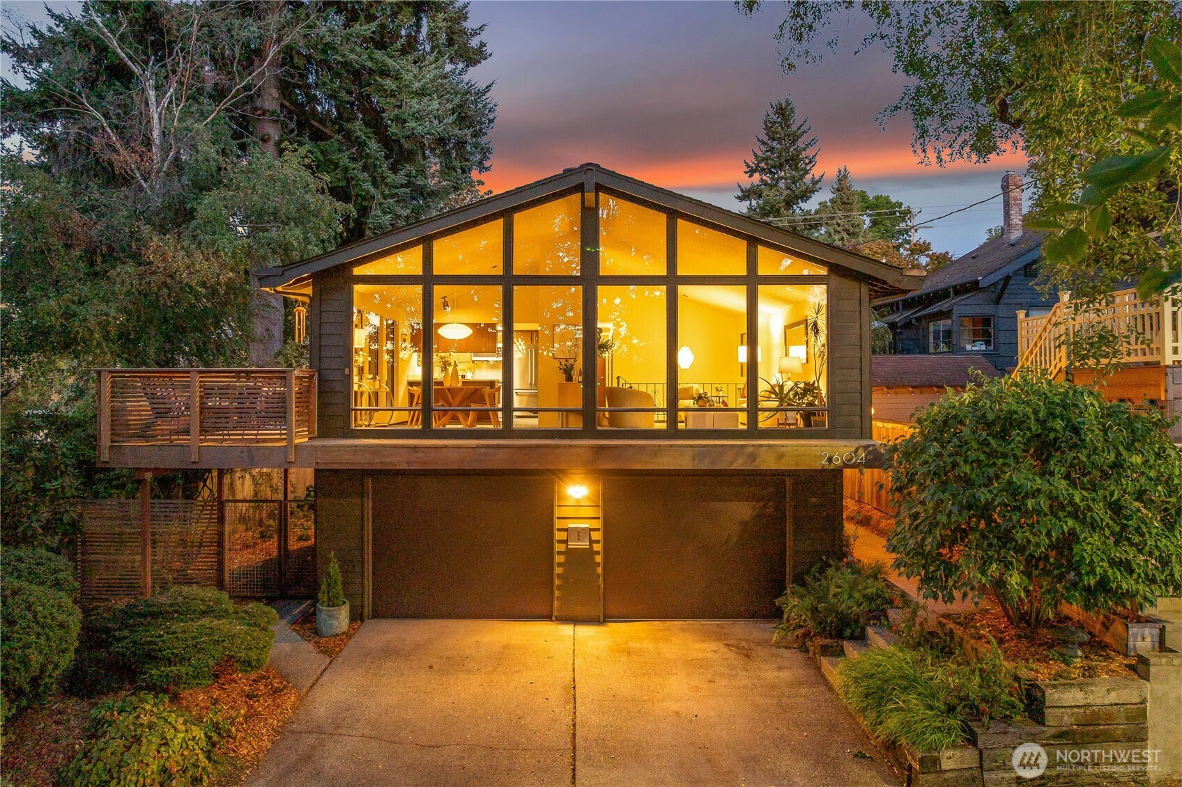 2604 12th Avenue W, Seattle, WA 98119