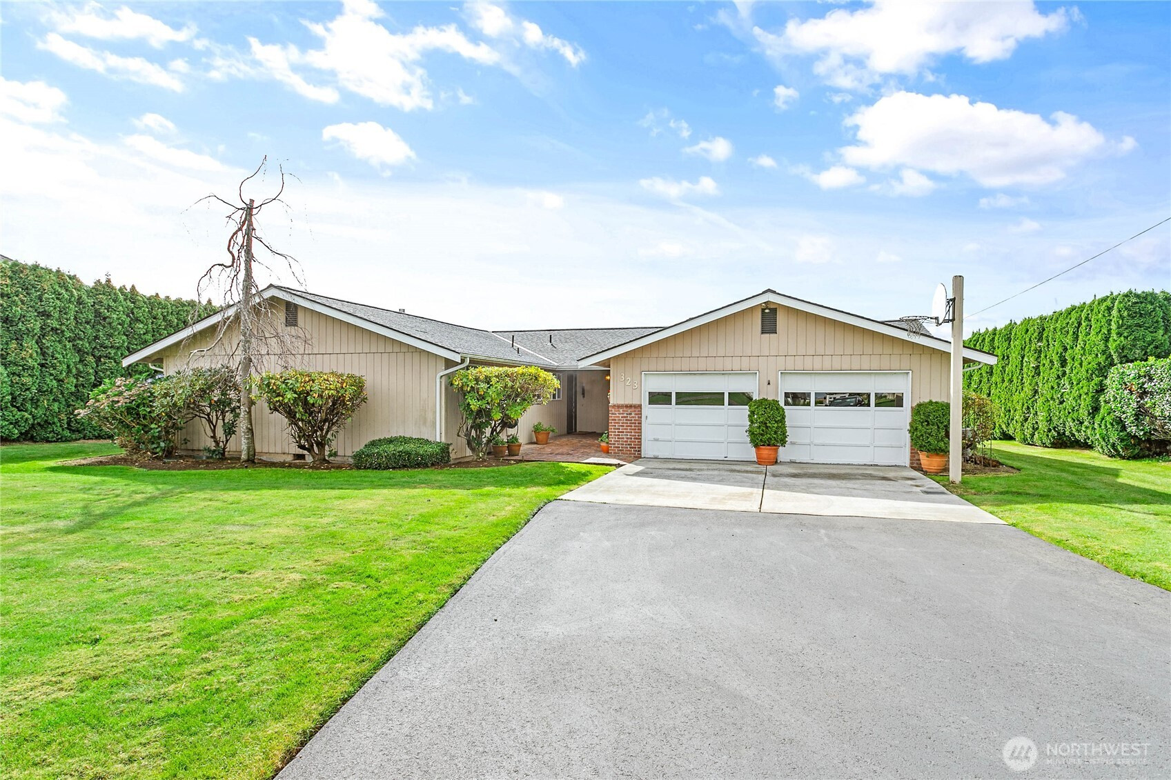 323 E Wiser Lake Road, Lynden, WA 98264