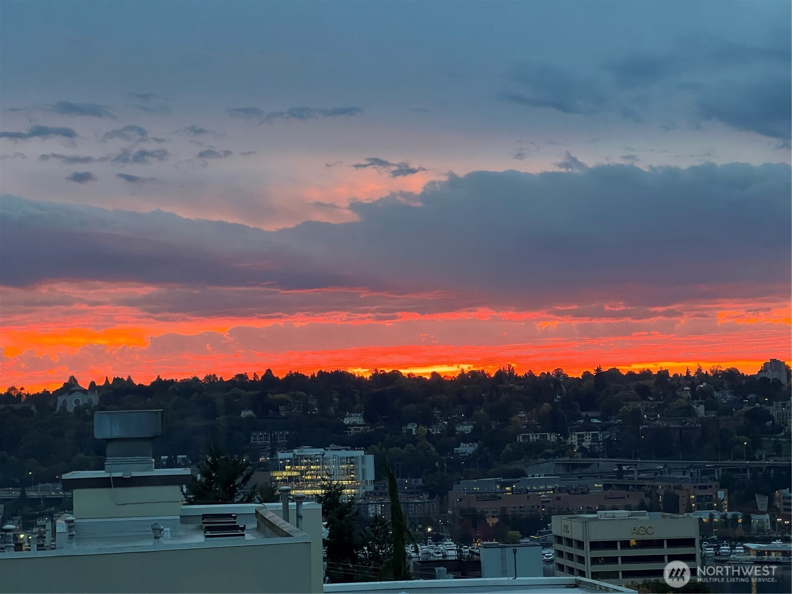 1250 Taylor Avenue N, Seattle, WA 98109