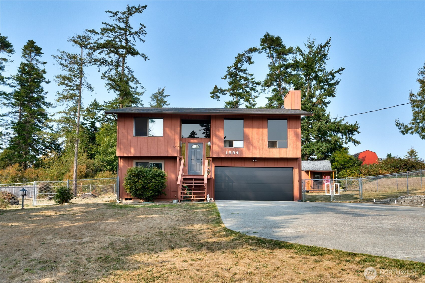 1594 Douglas Street, Oak Harbor, WA 98277