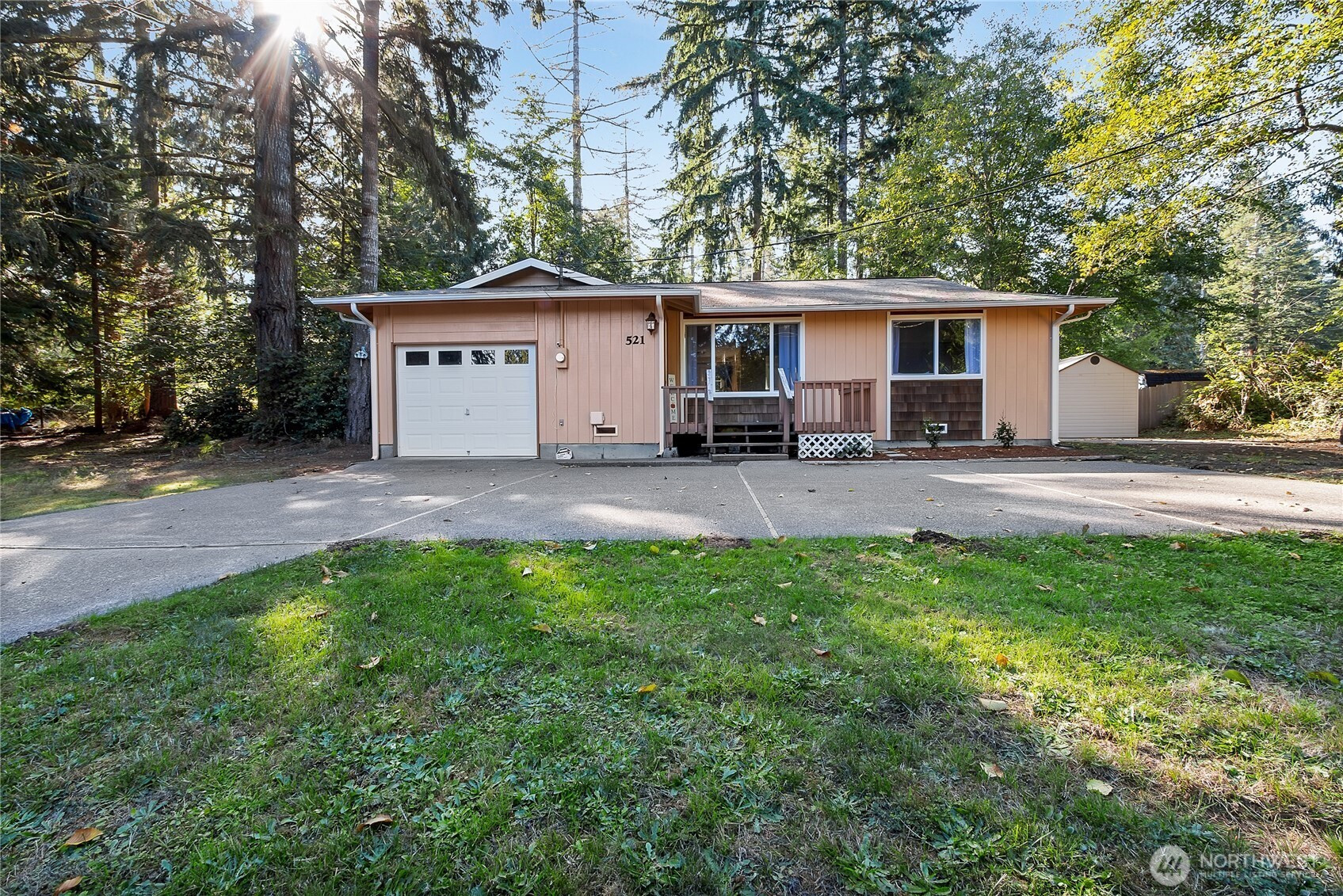 521 E Lakeshore Drive W, Shelton, WA 98584