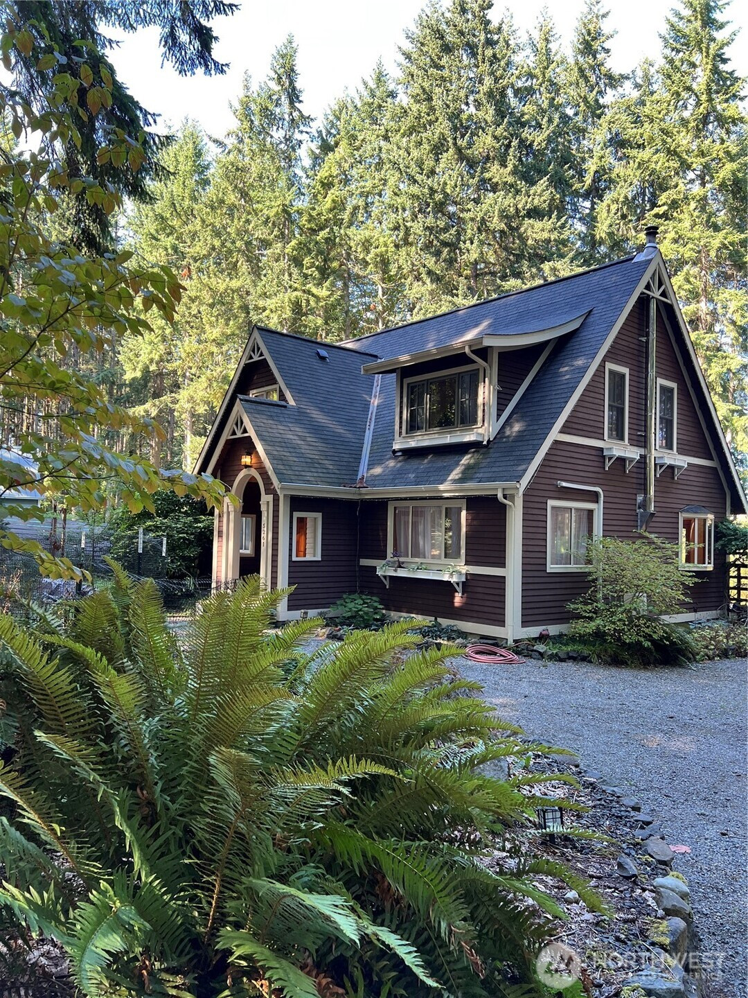 5261 Rose Avenue NE, Bainbridge Island, WA 98110