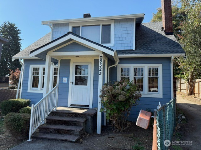 8323 39th Avenue S, Seattle, WA 98118