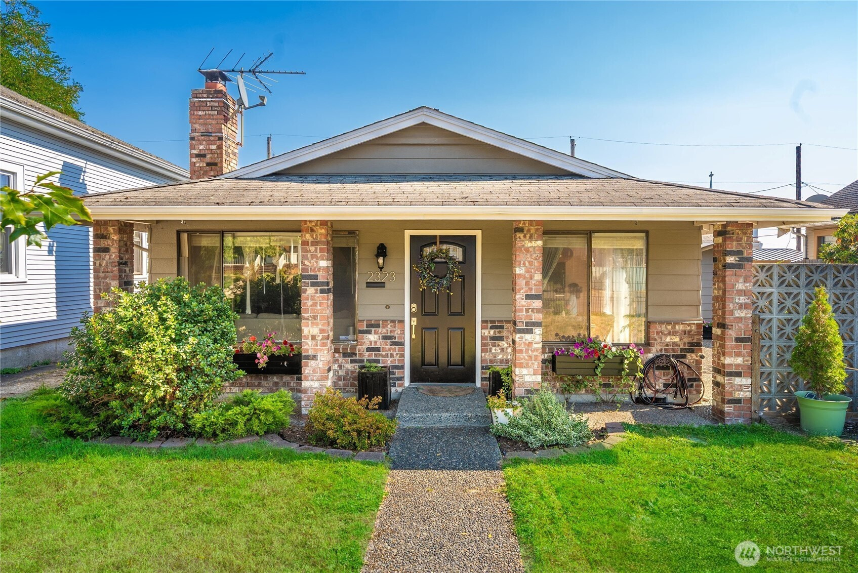 2323 Oakes Avenue, Everett, WA 98201