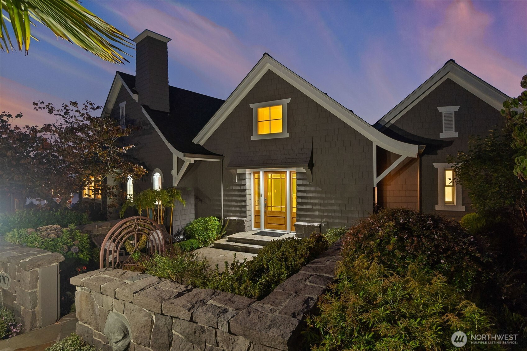 1907 East Bay Drive NE, Olympia, WA 98506