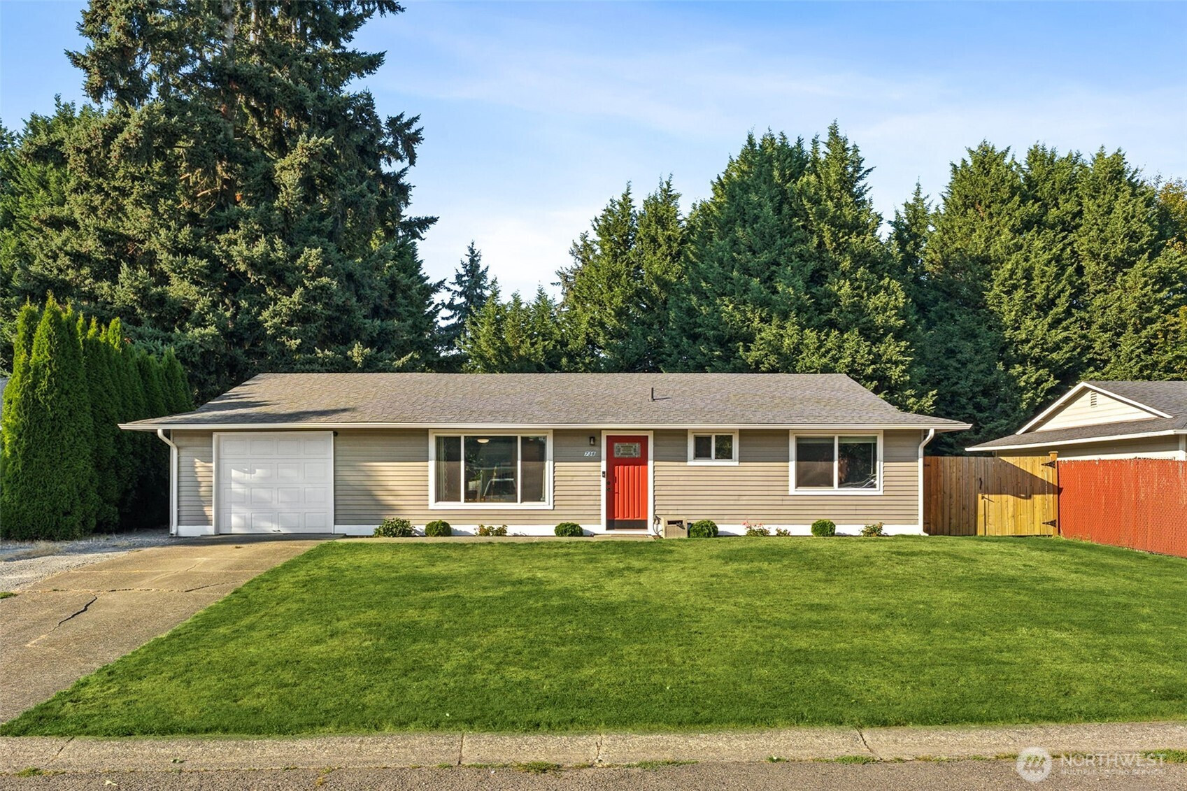738 3RD Avenue NE, Pacific, WA 98047