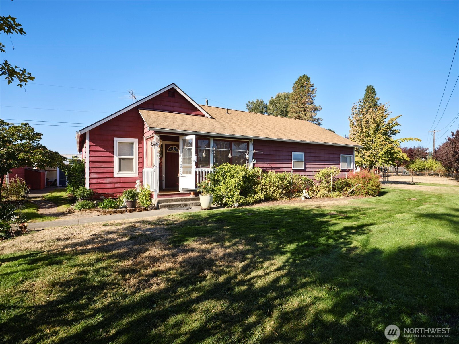 115 Whalen Loop Road, Woodland, WA 98674
