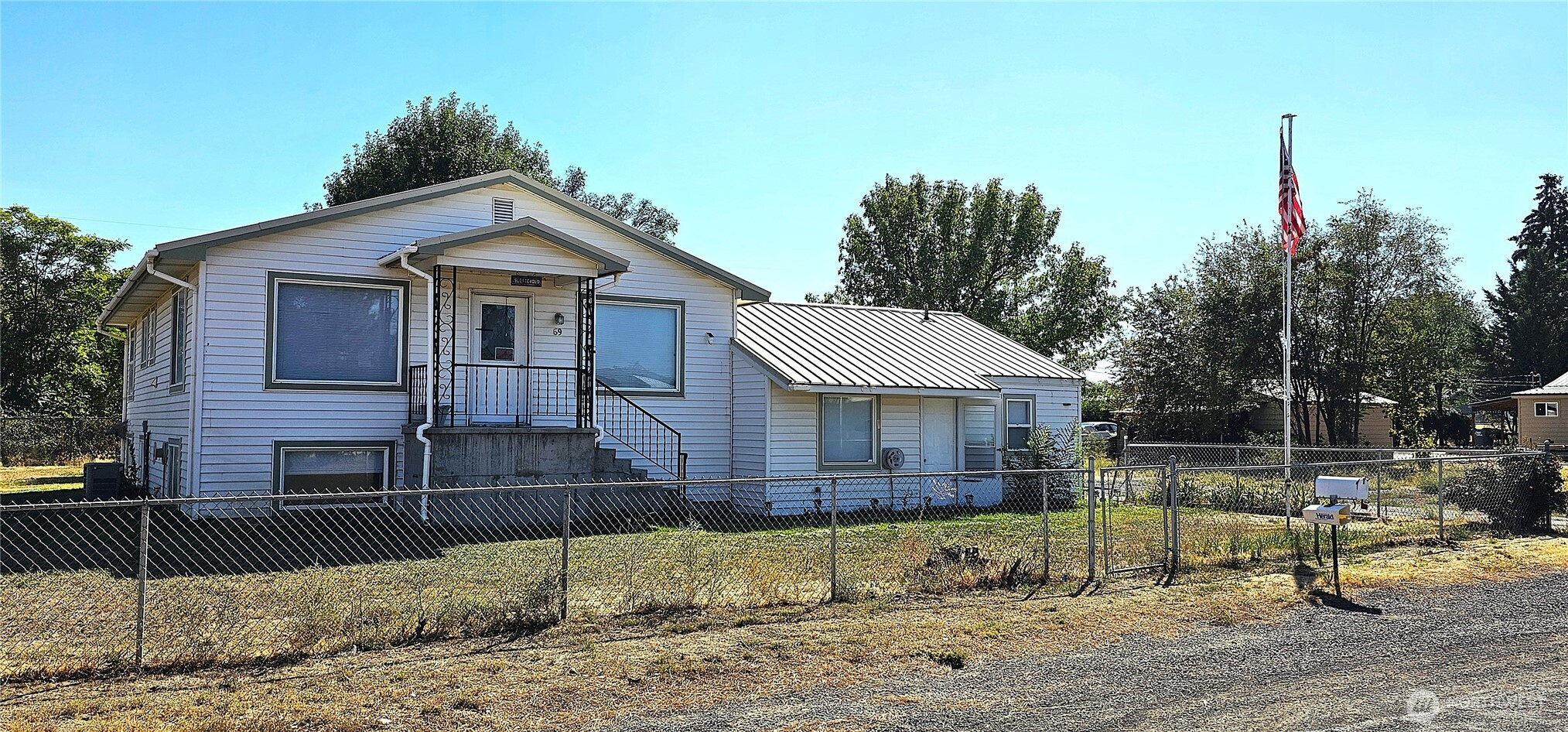69 Adrian Avenue NW, Soap Lake, WA 98851