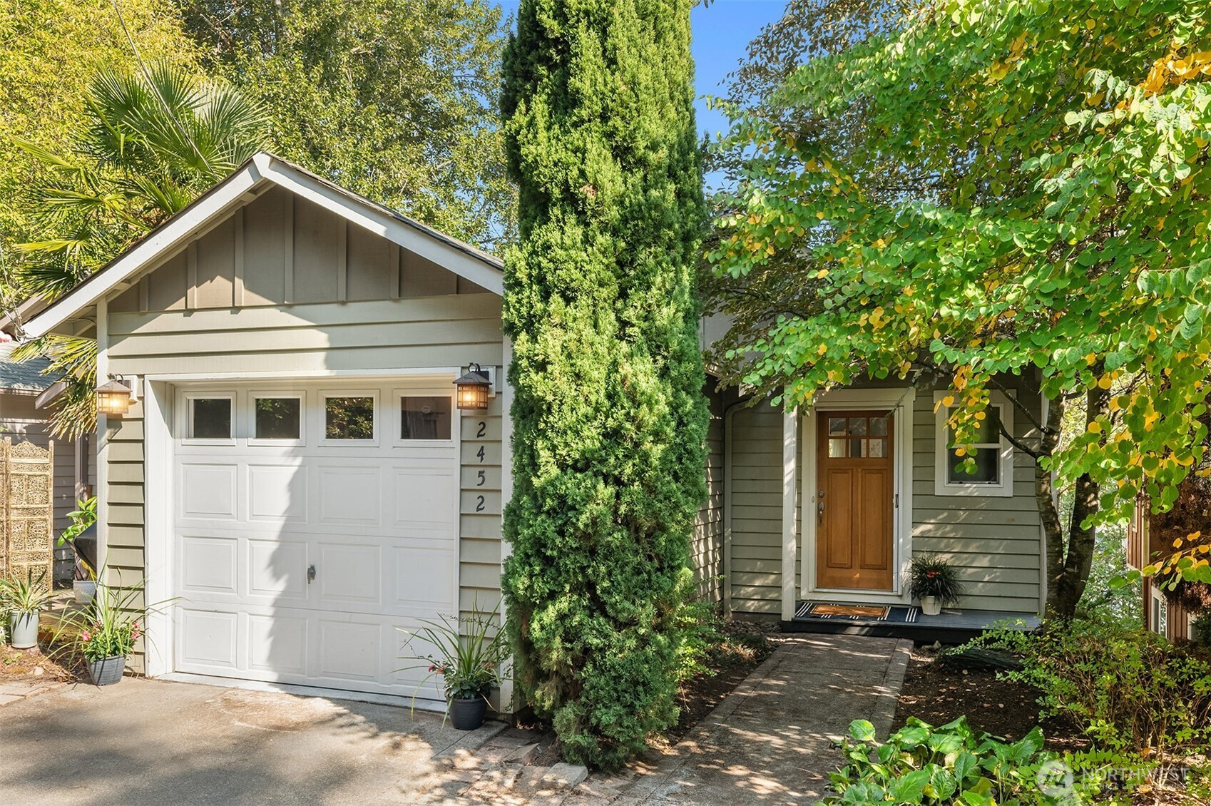 2452 SW Webster Street, Seattle, WA 98106