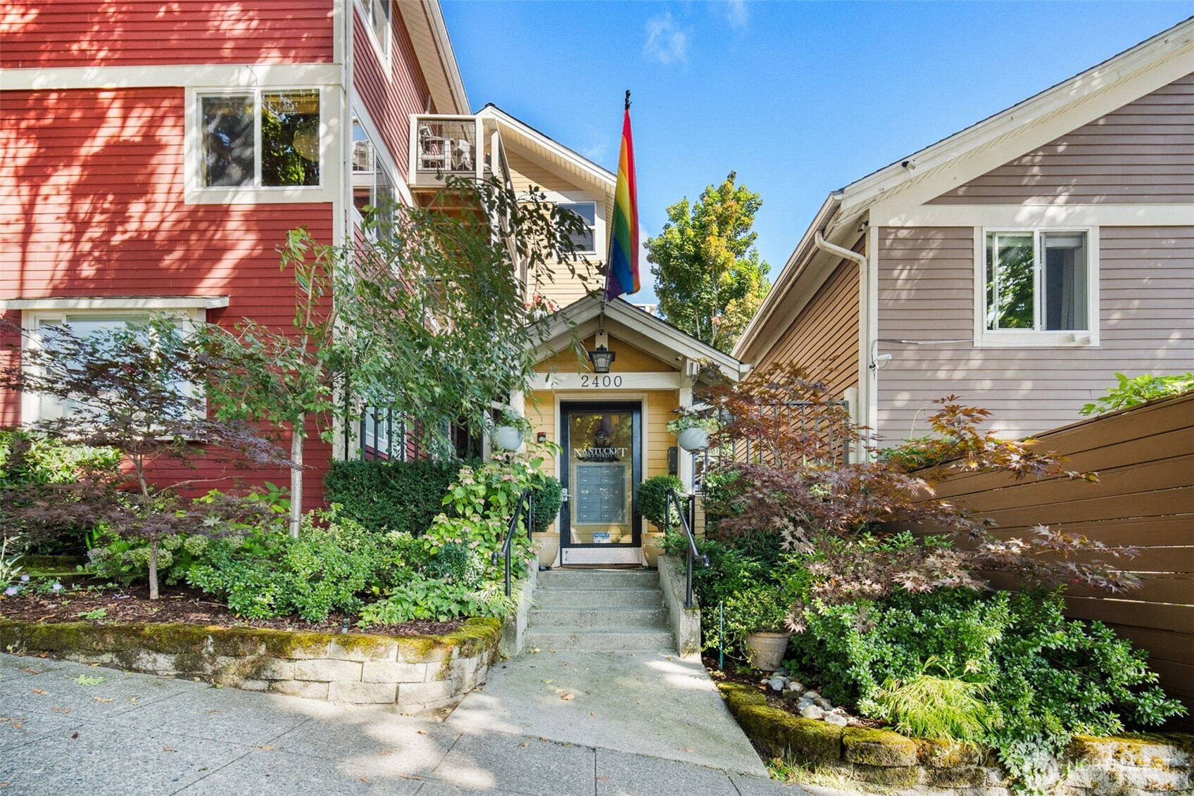 2400 E Howell Street, Seattle, WA 98122