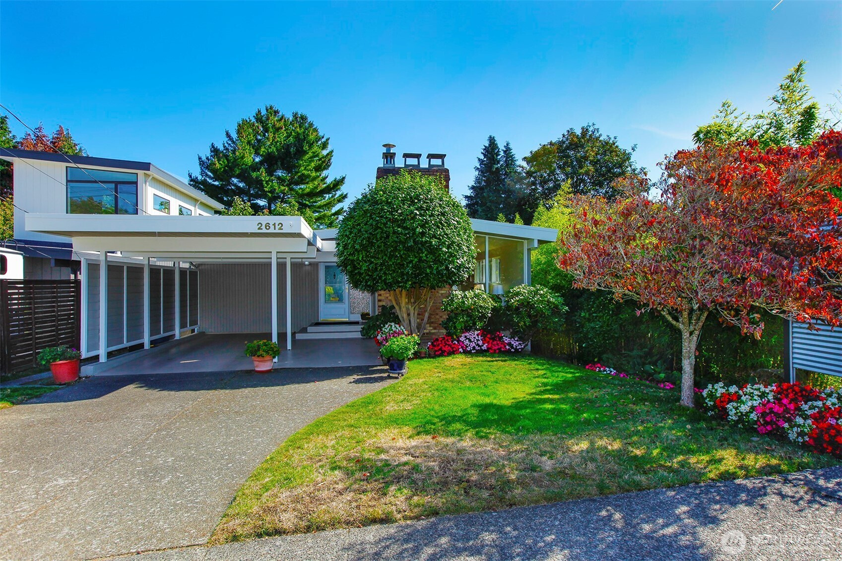2612 25th Avenue W, Seattle, WA 98199
