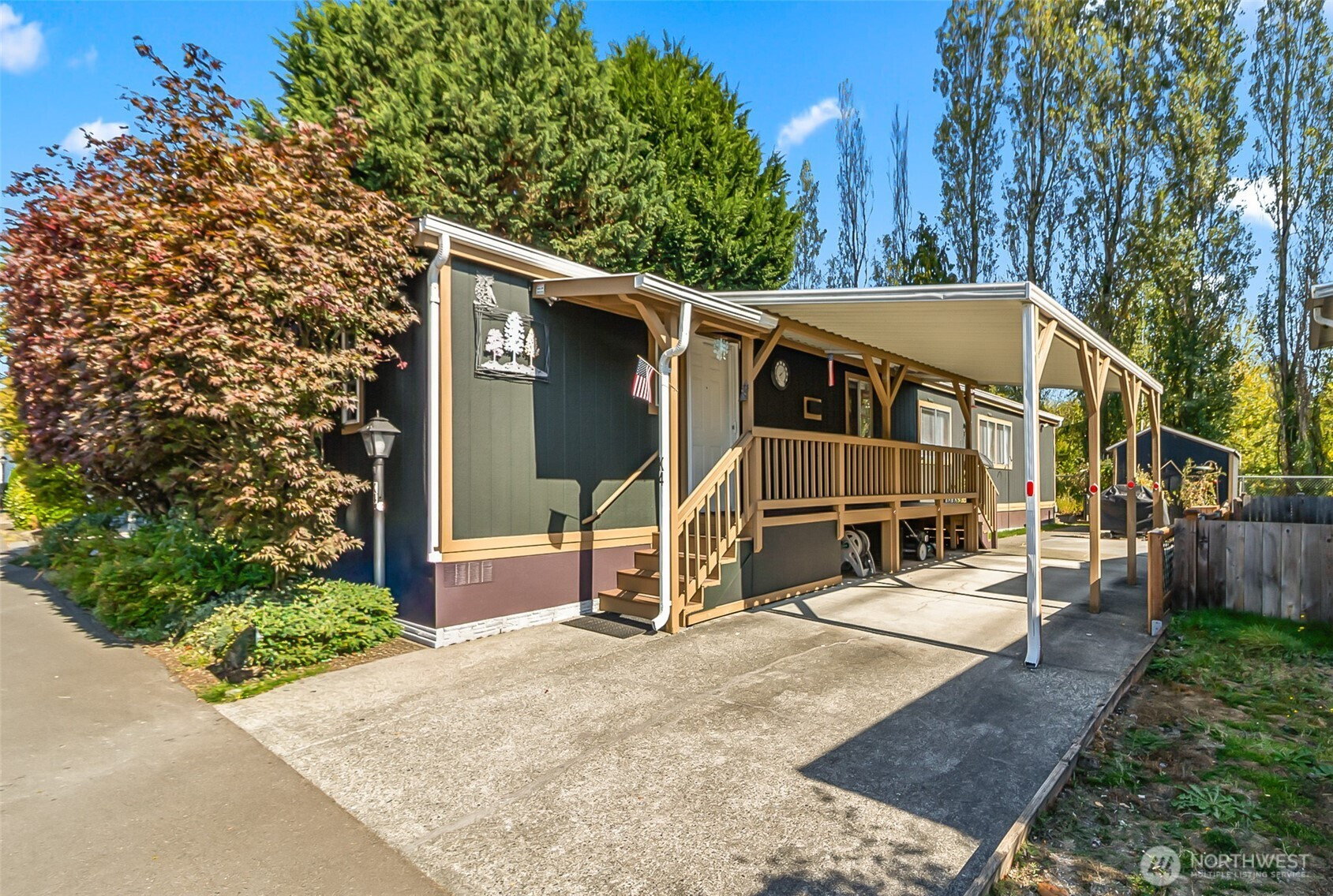 415 Lakeview Road, Lynnwood, WA 98087