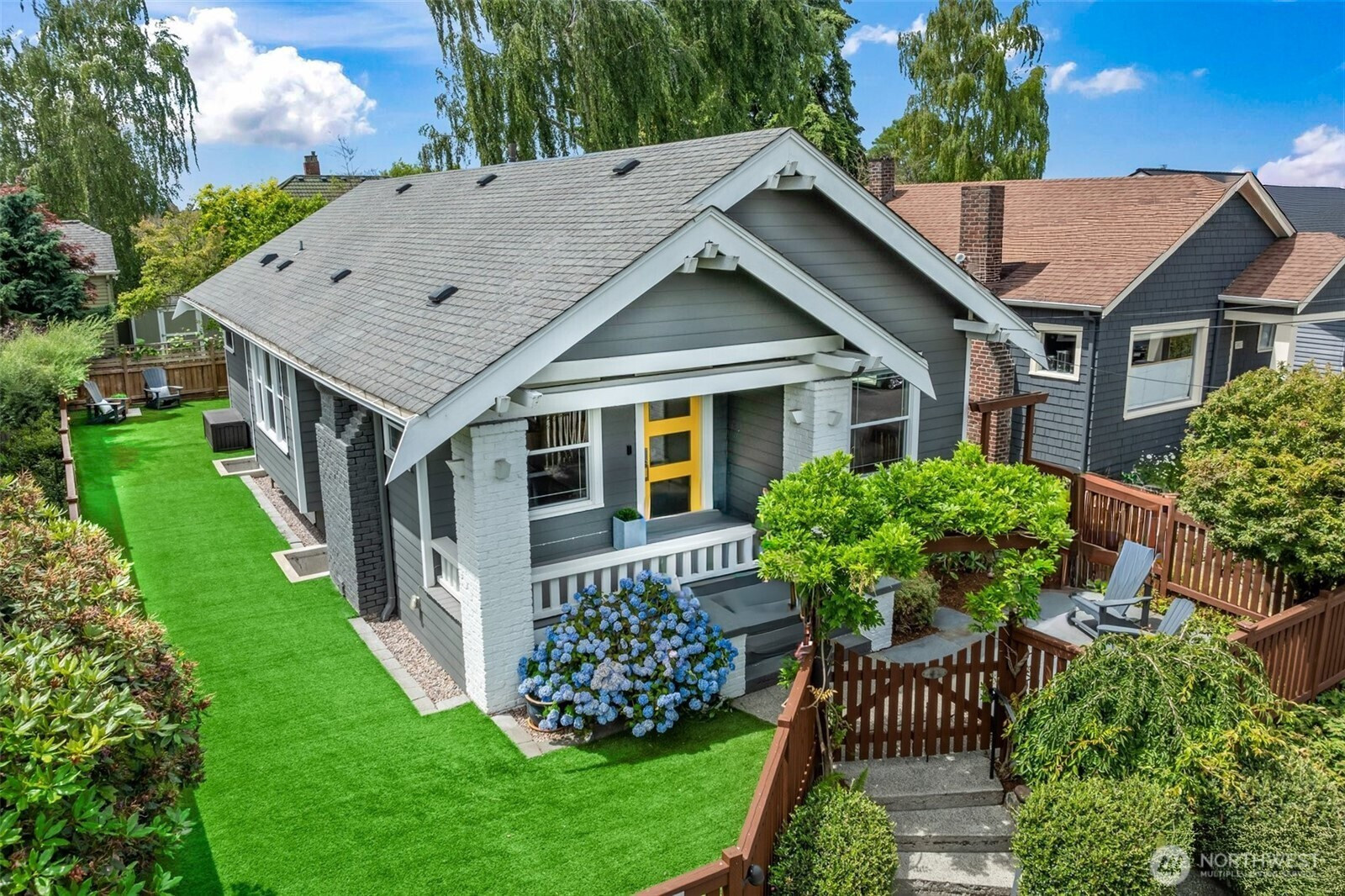 5811 1st Avenue NE, Seattle, WA 98105