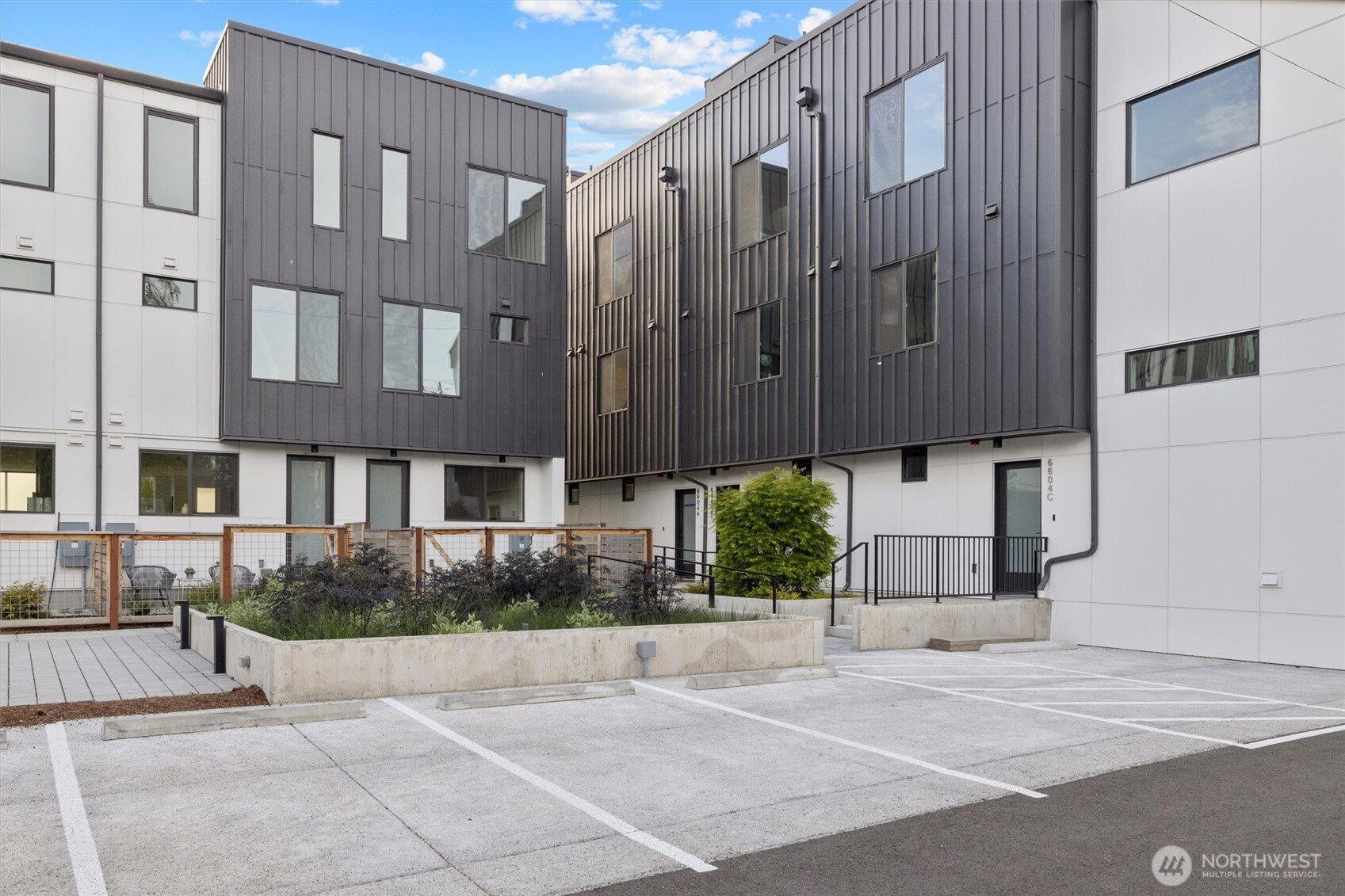 6604 Carleton Avenue S, Seattle, WA 98108