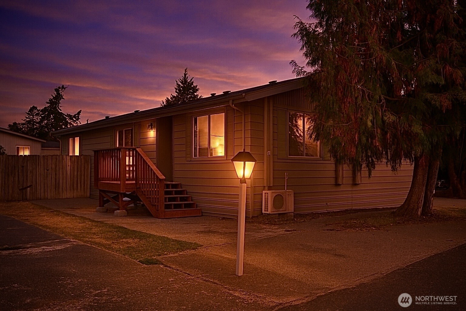 700 NW Crosby Avenue, Oak Harbor, WA 98277