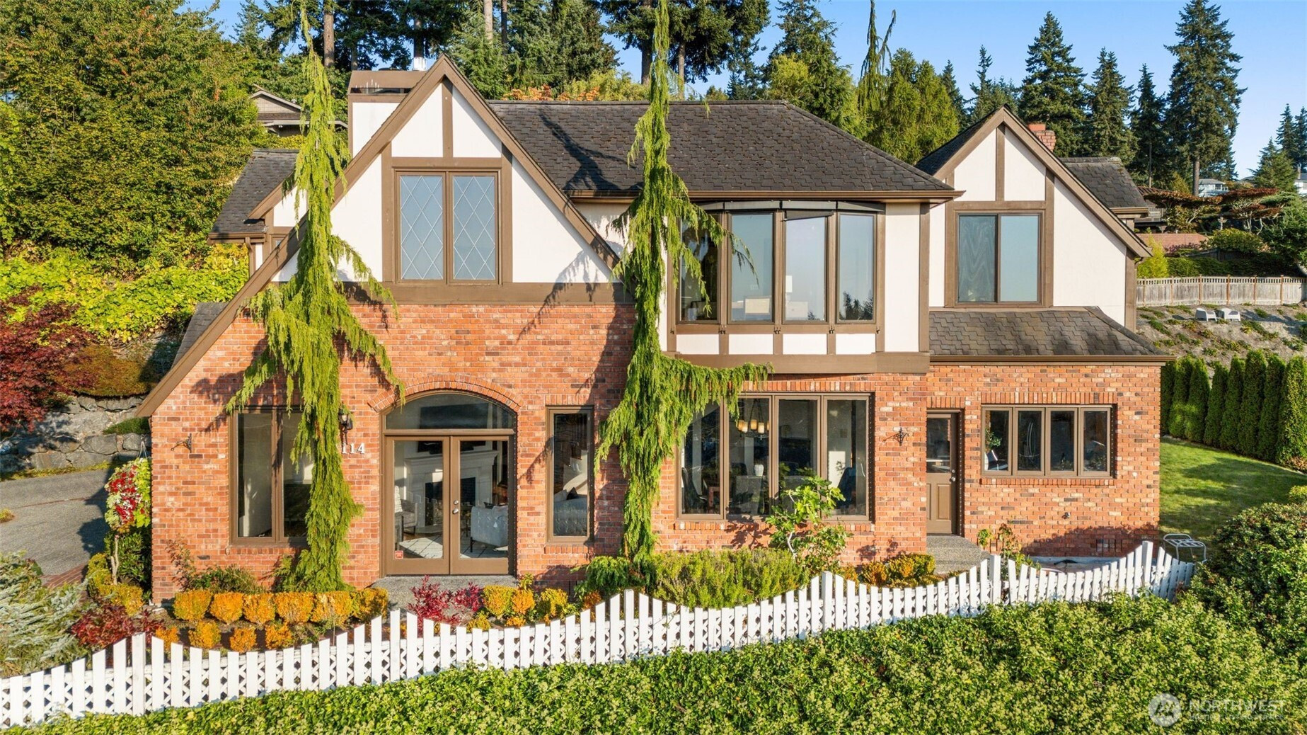 1114 Daley Place, Edmonds, WA 98020