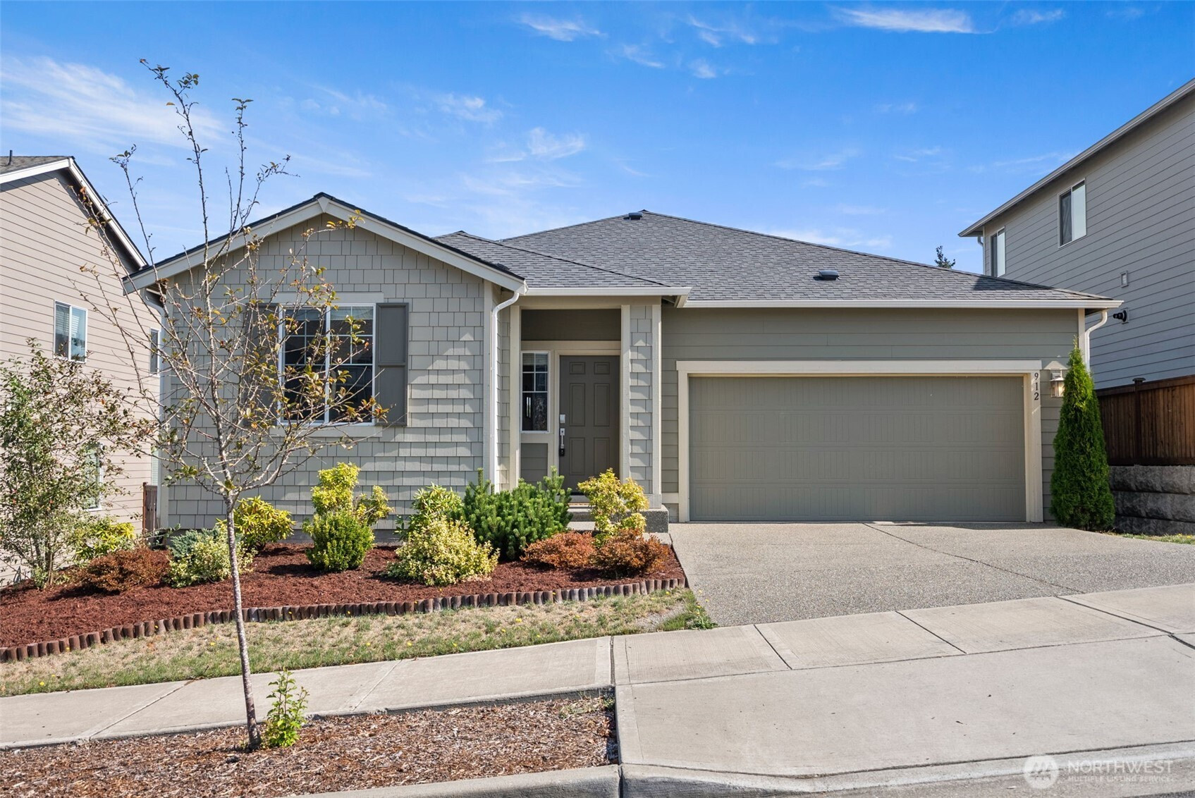 912 Baker Heights Loop, Bremerton, WA 98312