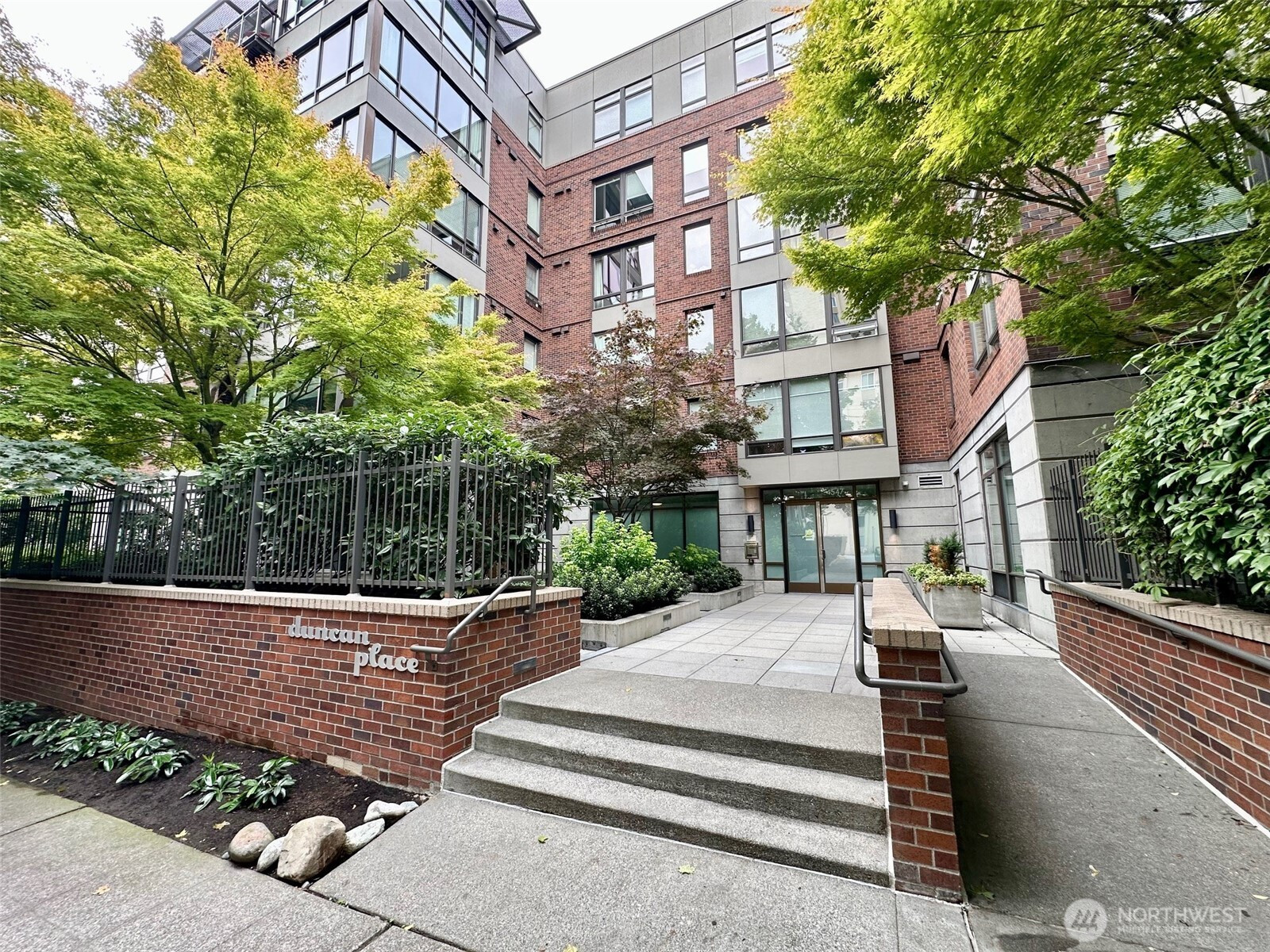 4547 8th Ave NE, Seattle, WA 98105