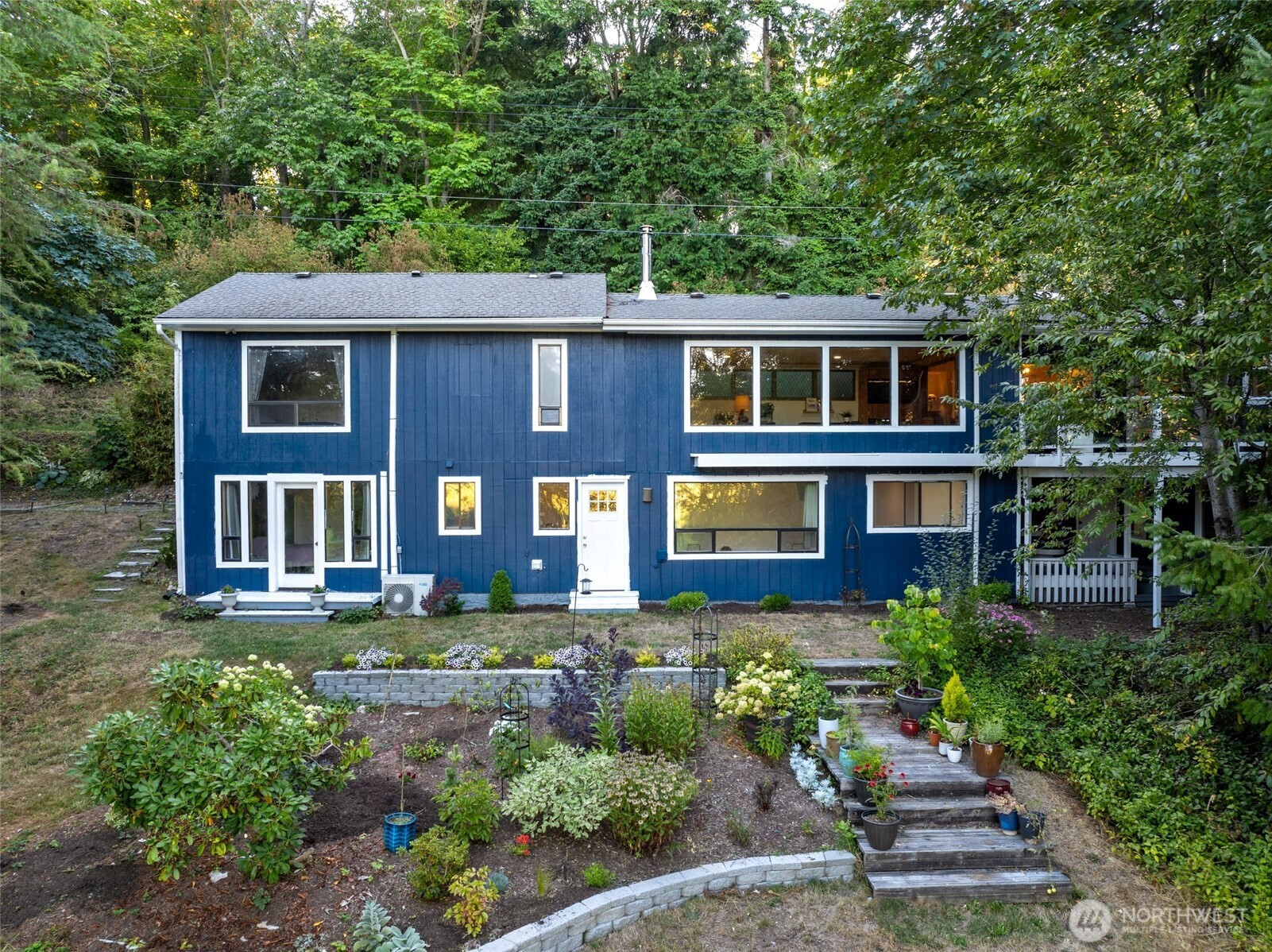7119 Maxwelton Road, Clinton, WA 98236