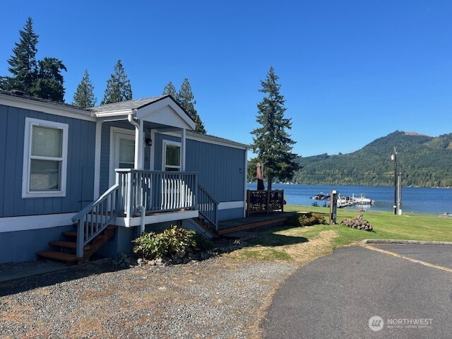 316 W Lake Samish Drive, Bellingham, WA 98229