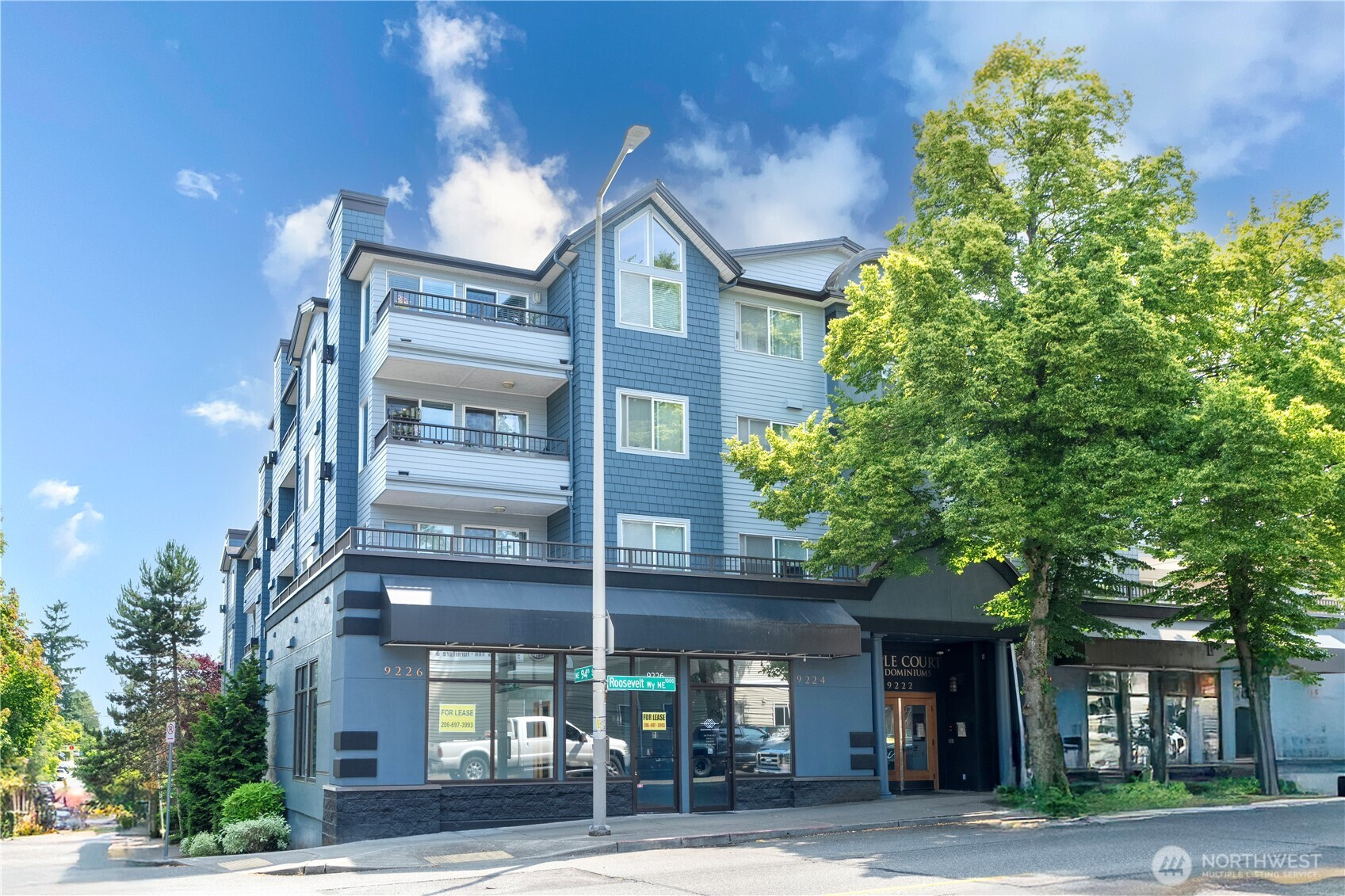 9222 Roosevelt Way NE, Seattle, WA 98115