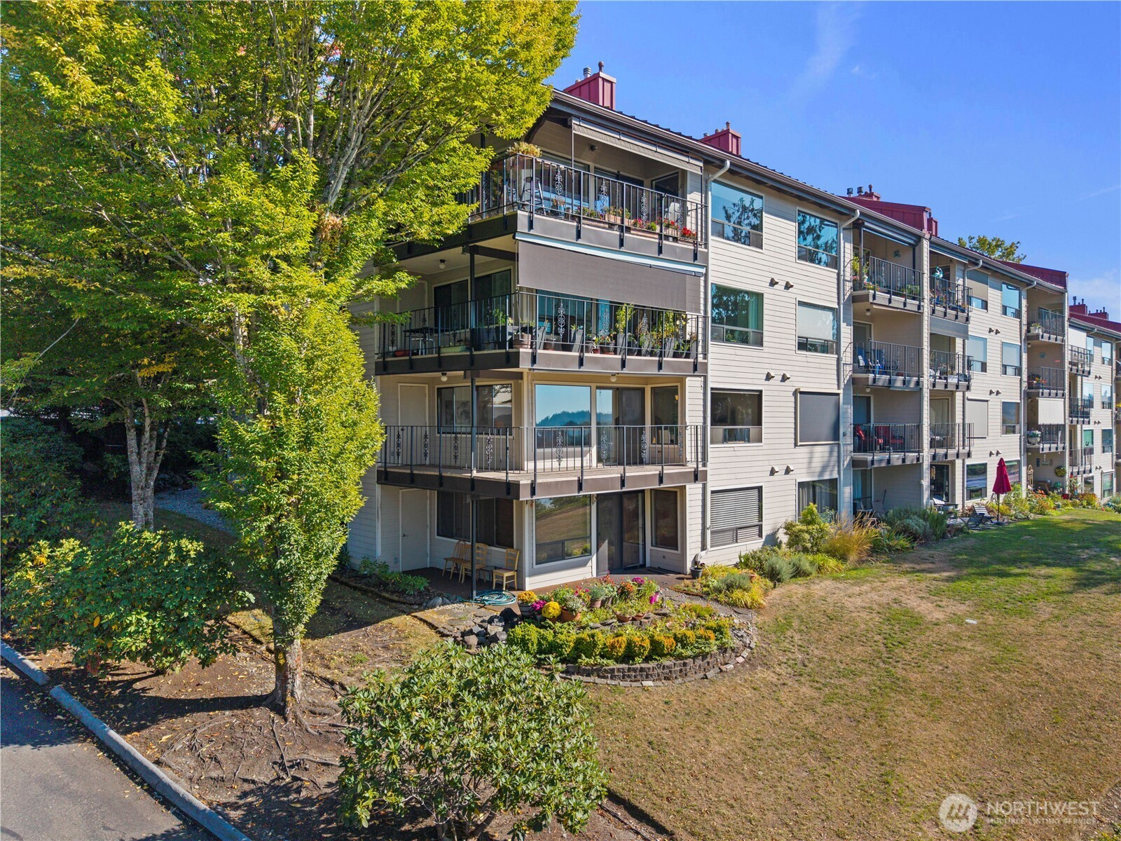904 E Bay Drive NE, Olympia, WA 98506