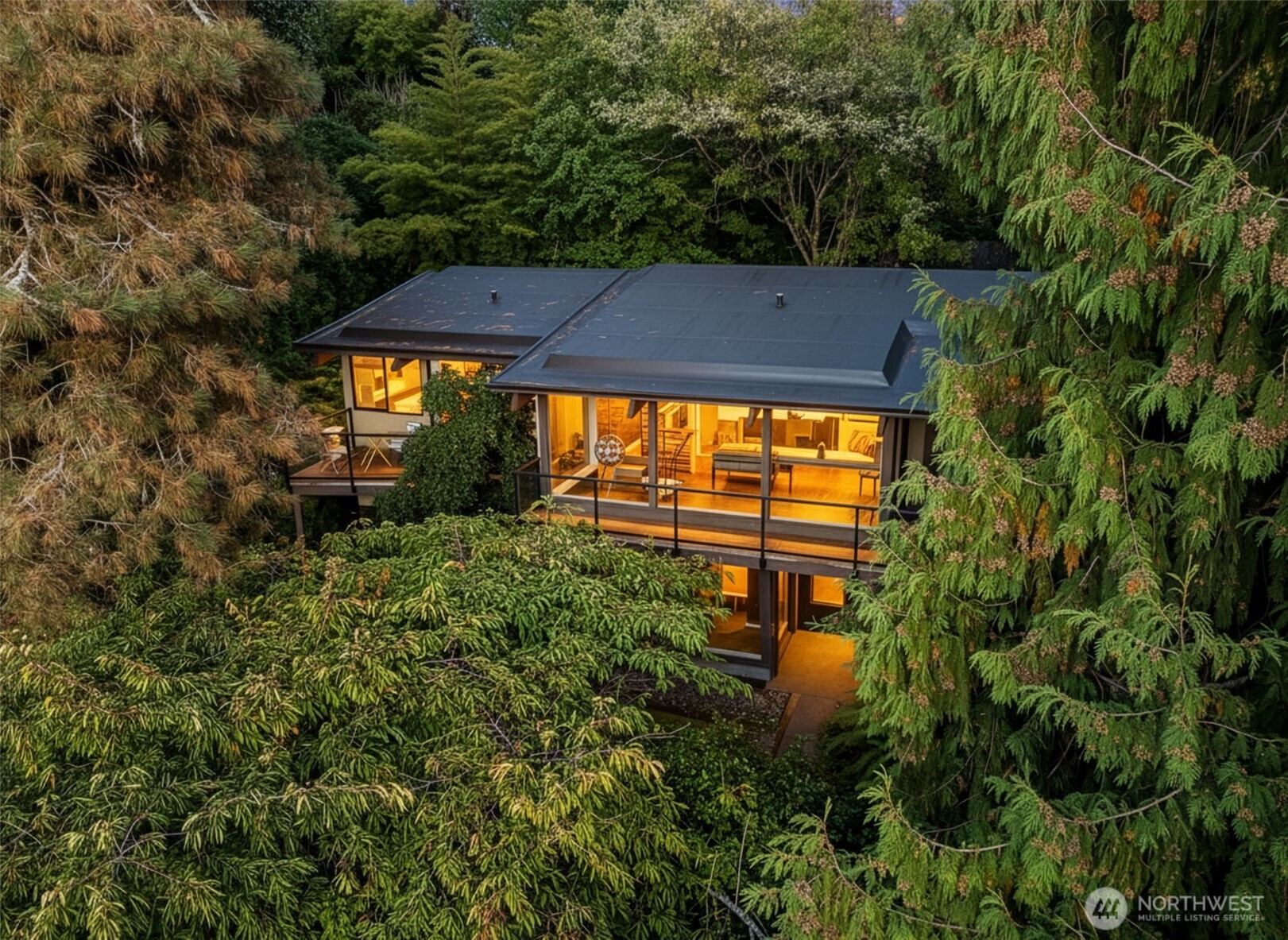 5401 SW Beach Drive Terrace, Seattle, WA 98116