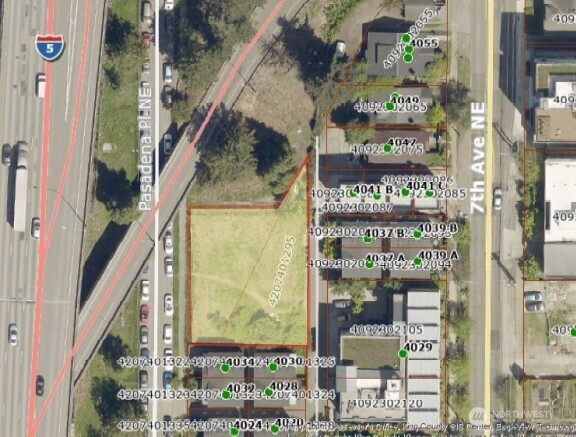 4048 Pasadena Place NE, Seattle, WA 98105