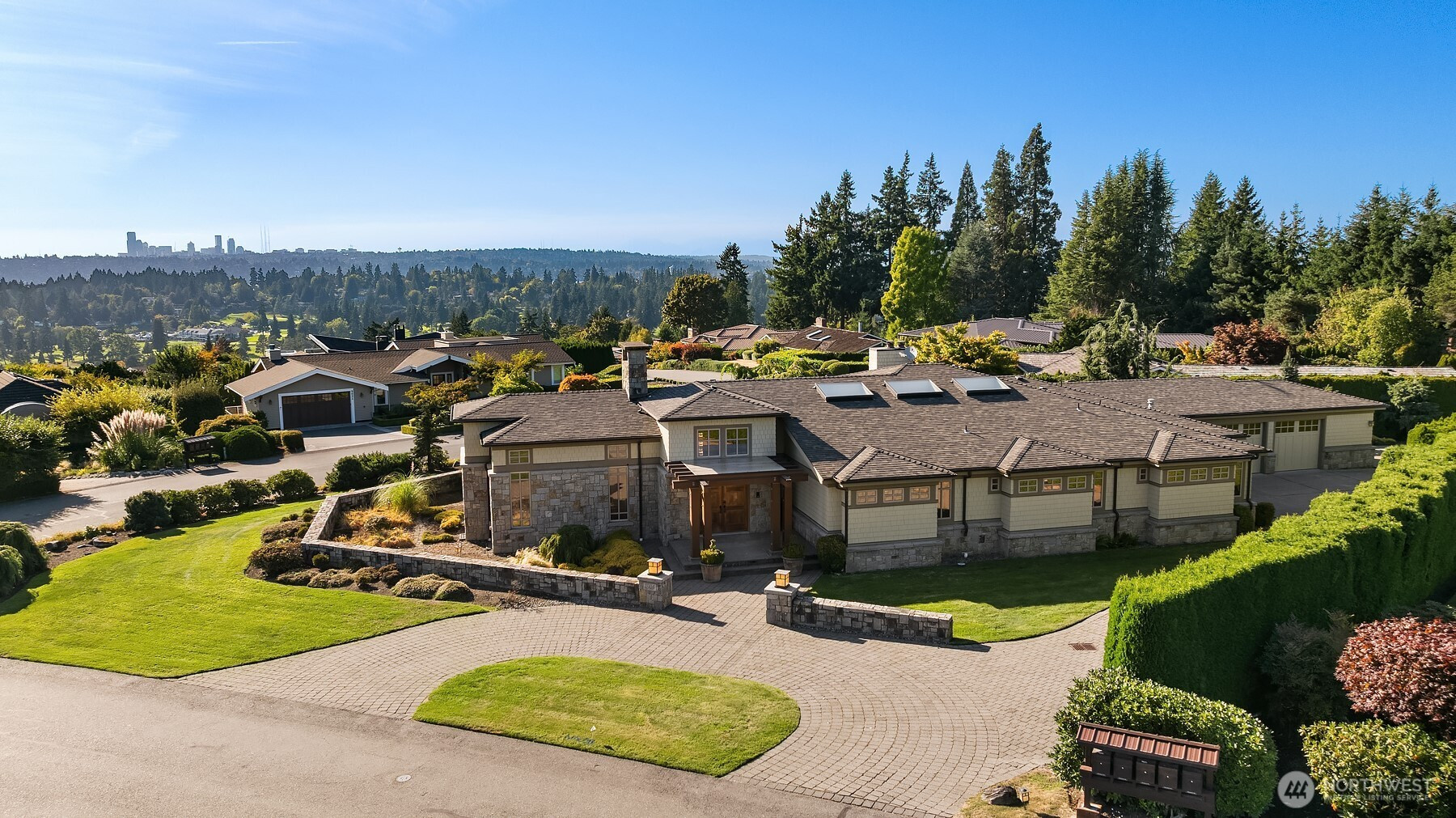 1905 91st Place NE, Clyde Hill, WA 98004